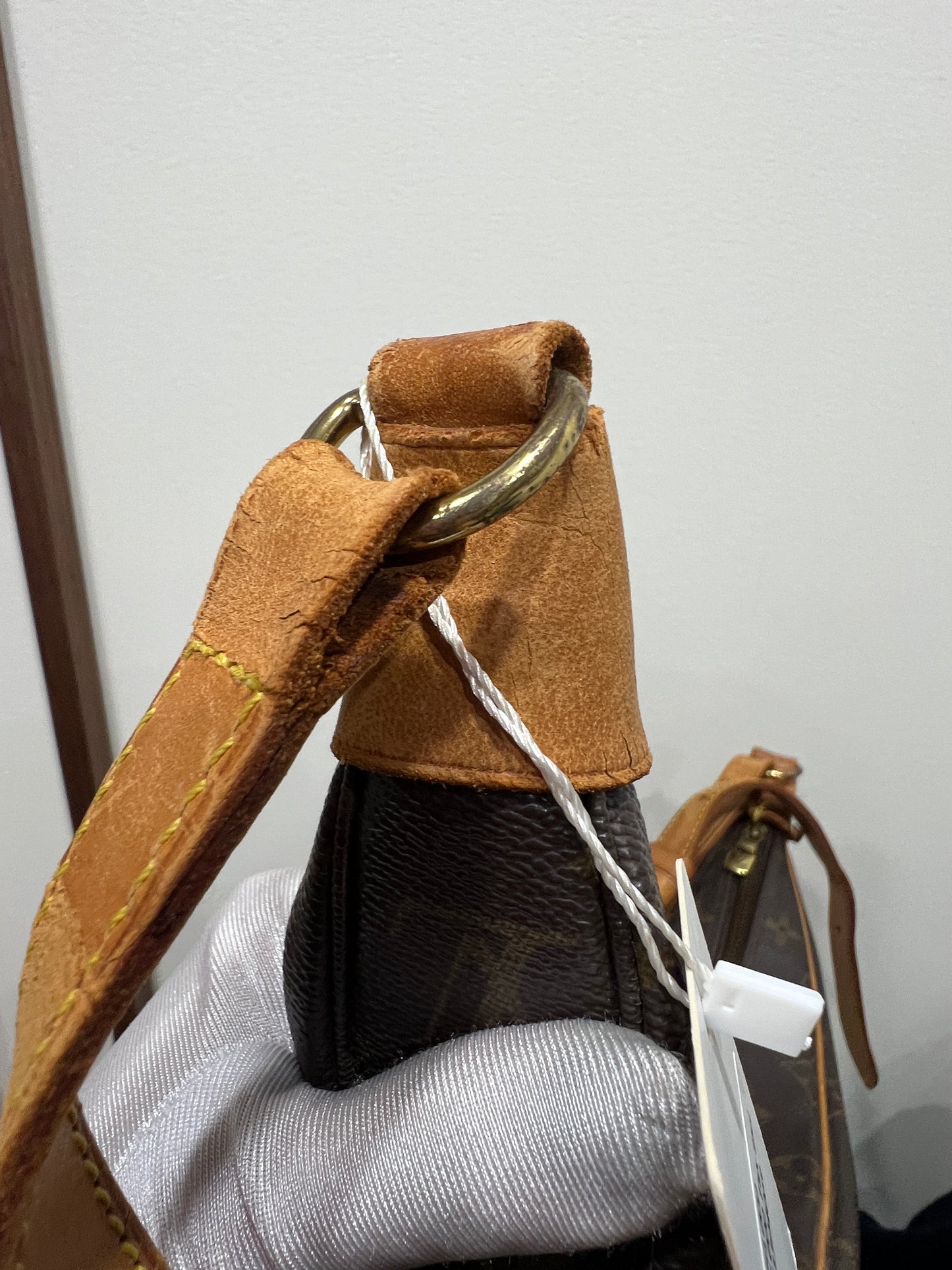 LOUIS VUITTON Boulogne 30 Shoulder bag