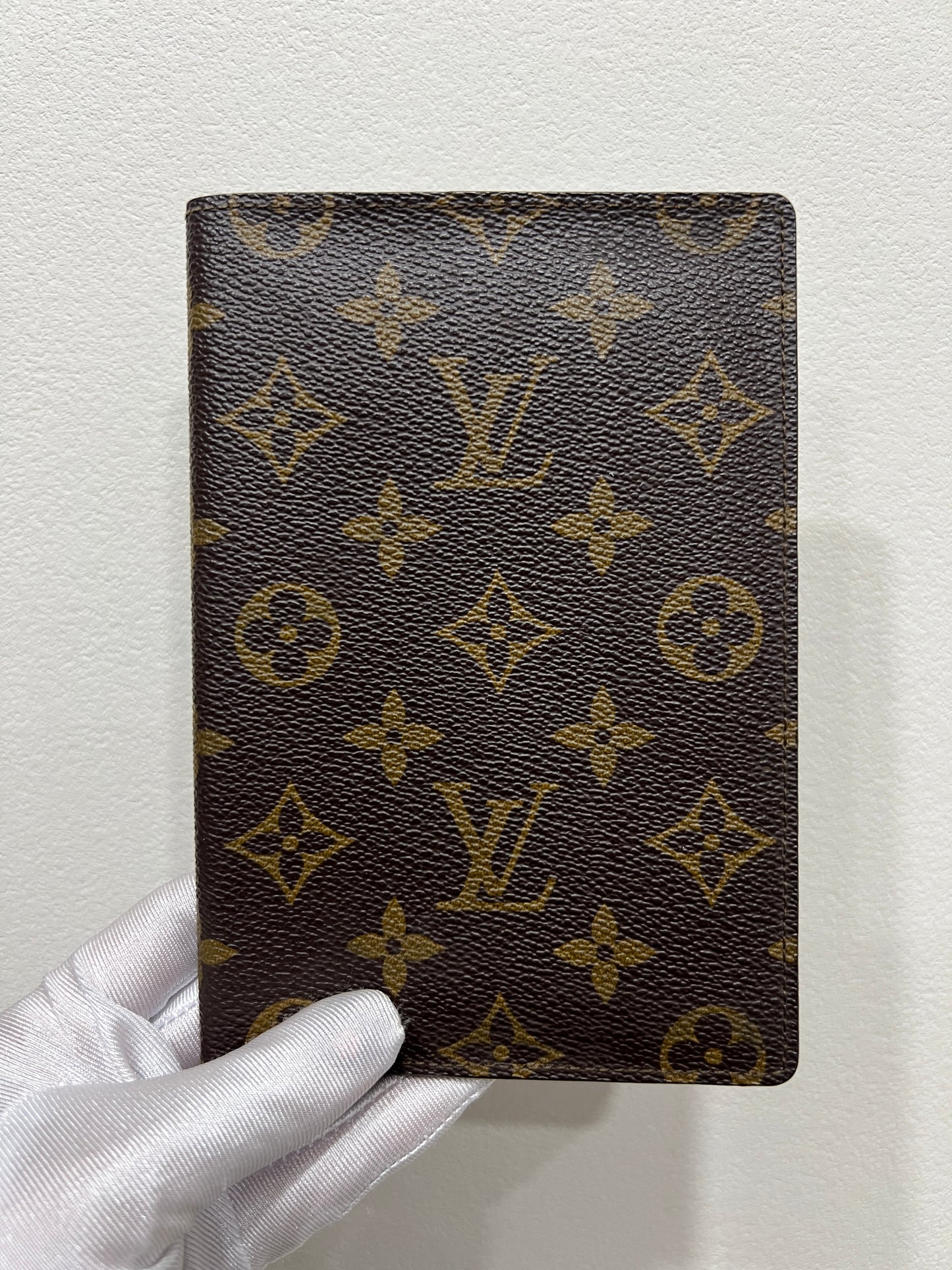LOUIS VUITTON Passport Case
