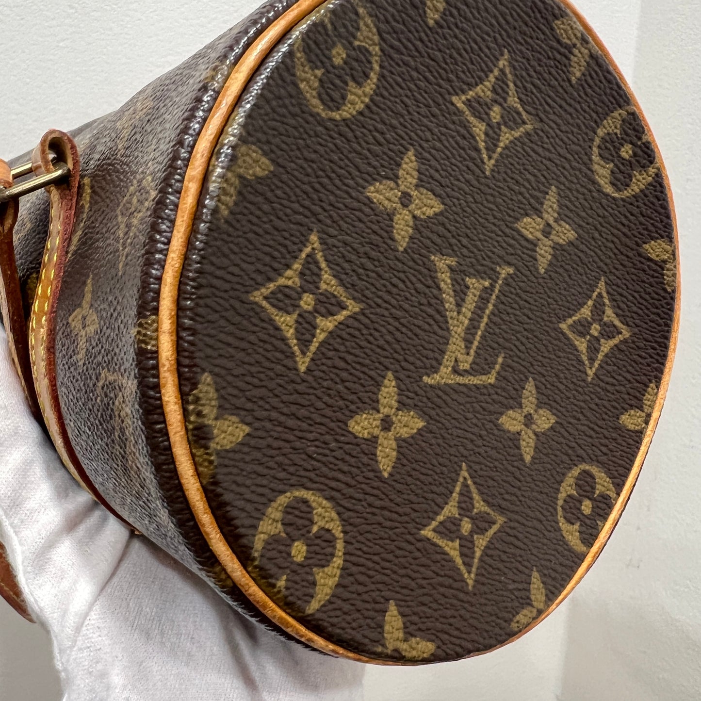 LOUIS VUITTON Papillon 28