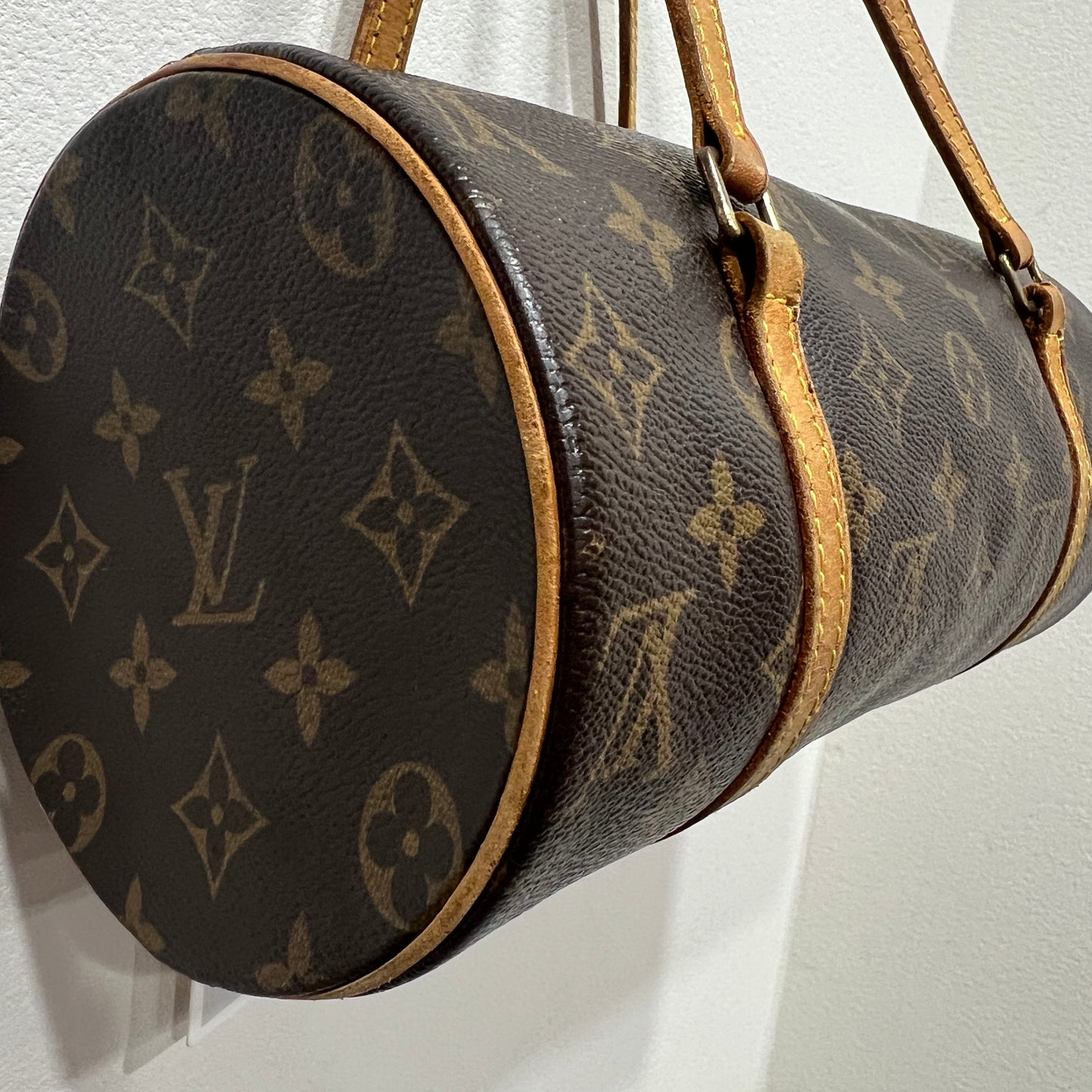 LOUIS VUITTON Papillon 27