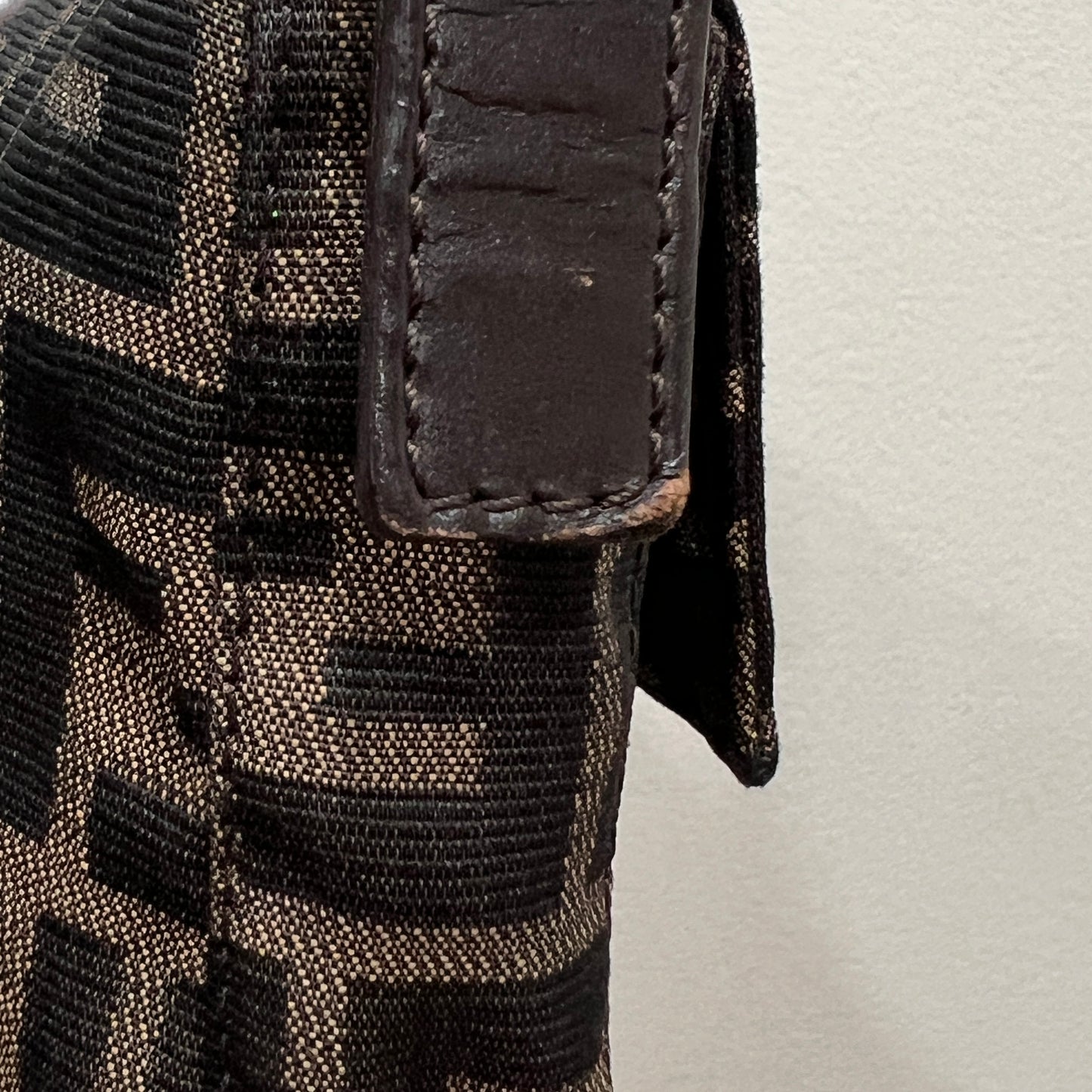 FENDI Baguette Gold