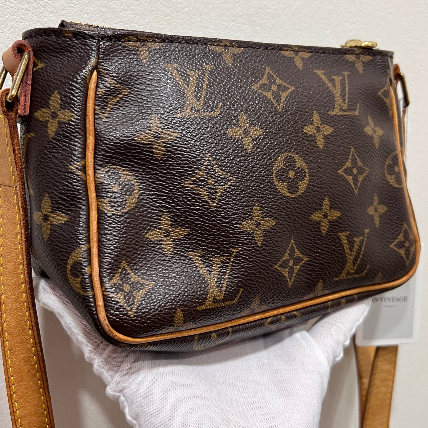 LOUIS VUITTON Cite Crossbody