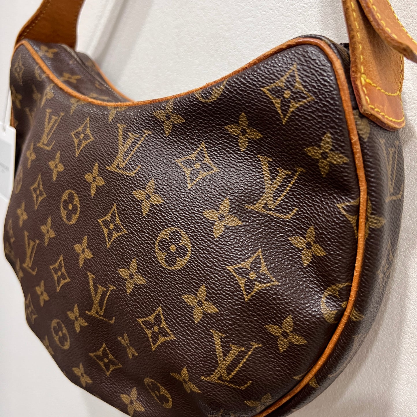 LOUIS VUITTON Croissant MM