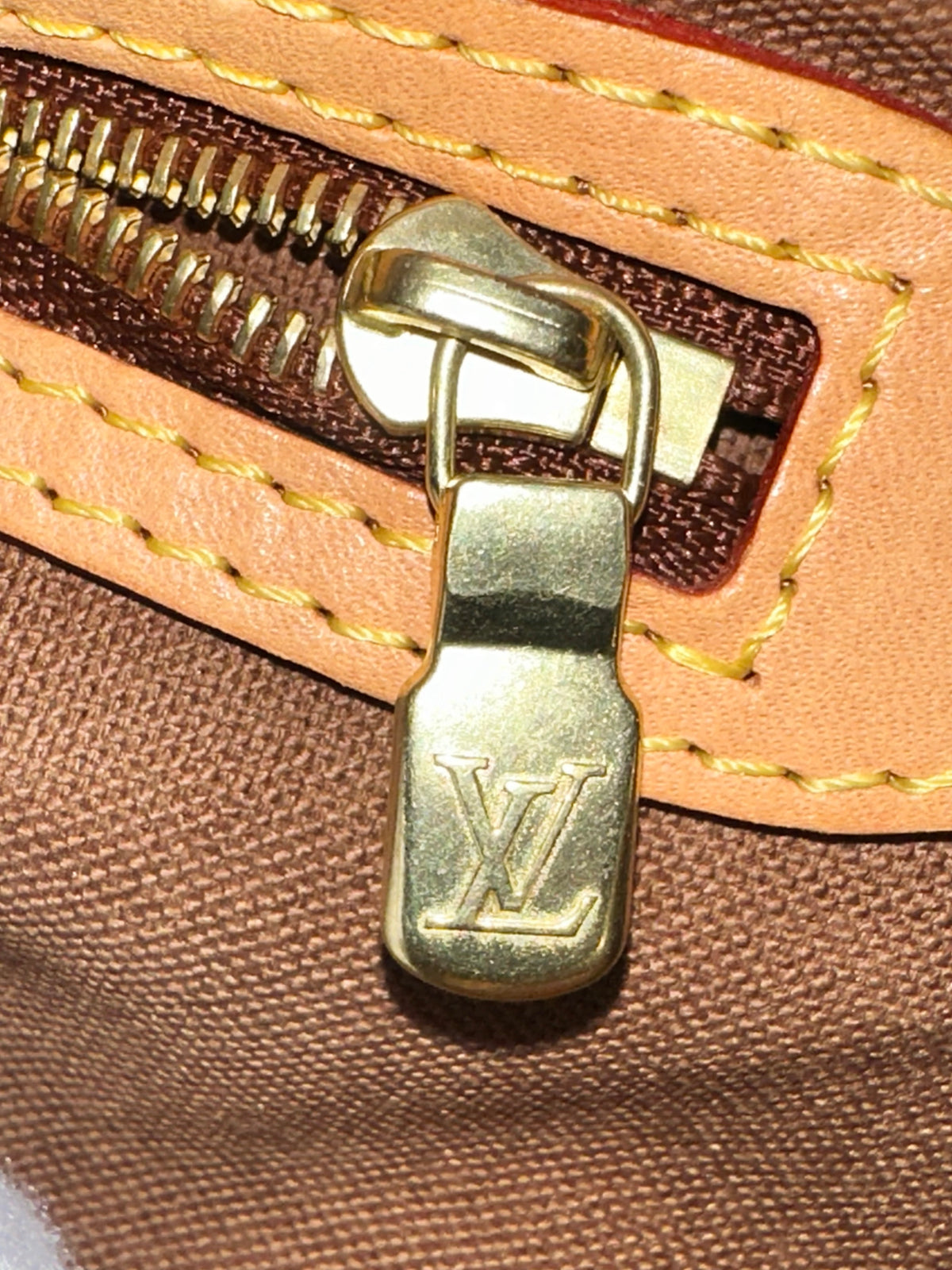 LOUIS VUITTON Speedy 25 with strap NFC ready
