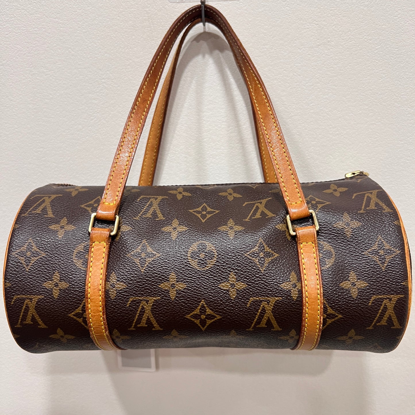 LOUIS VUITTON Papillon 28