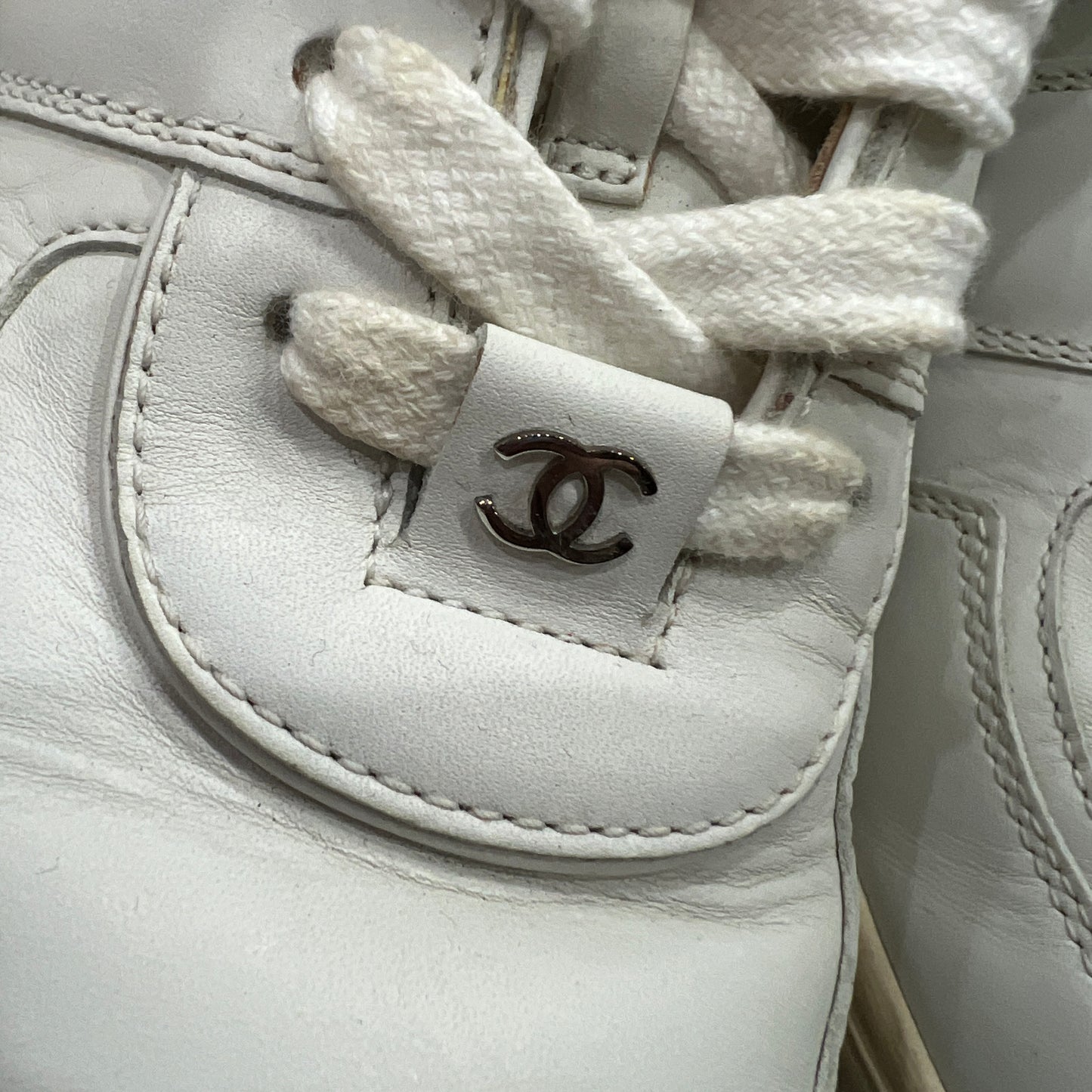 CHANEL White Leather And Tweed Trim CC Low Top Sneakers Size 36 1/2