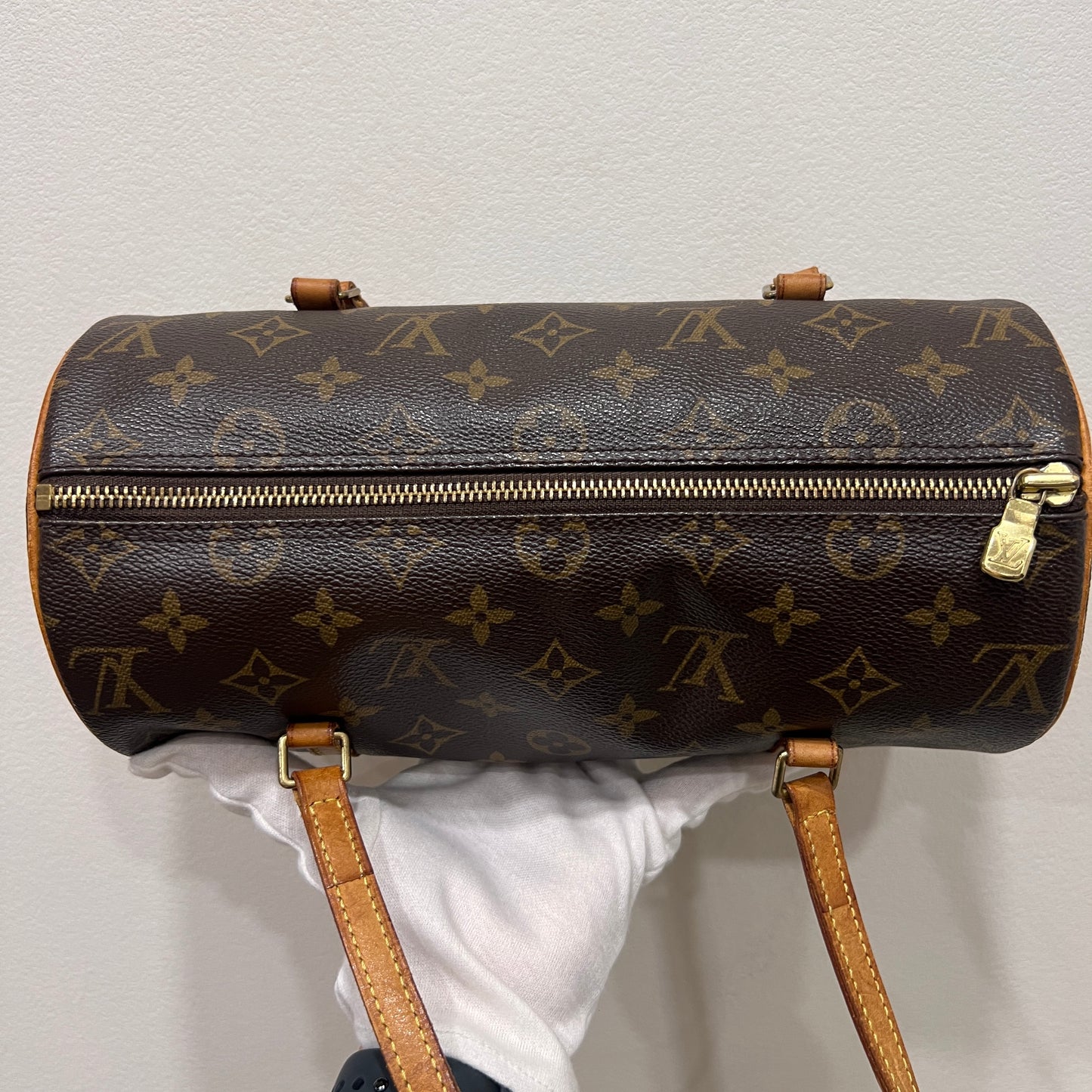 LOUIS VUITTON Papillon 28