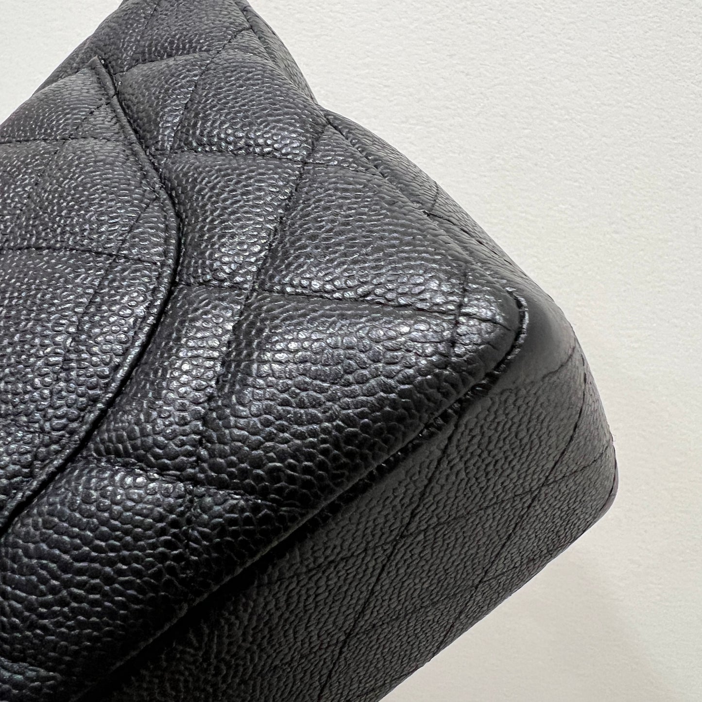 CHANEL Classic Caviar Jumbo Flap