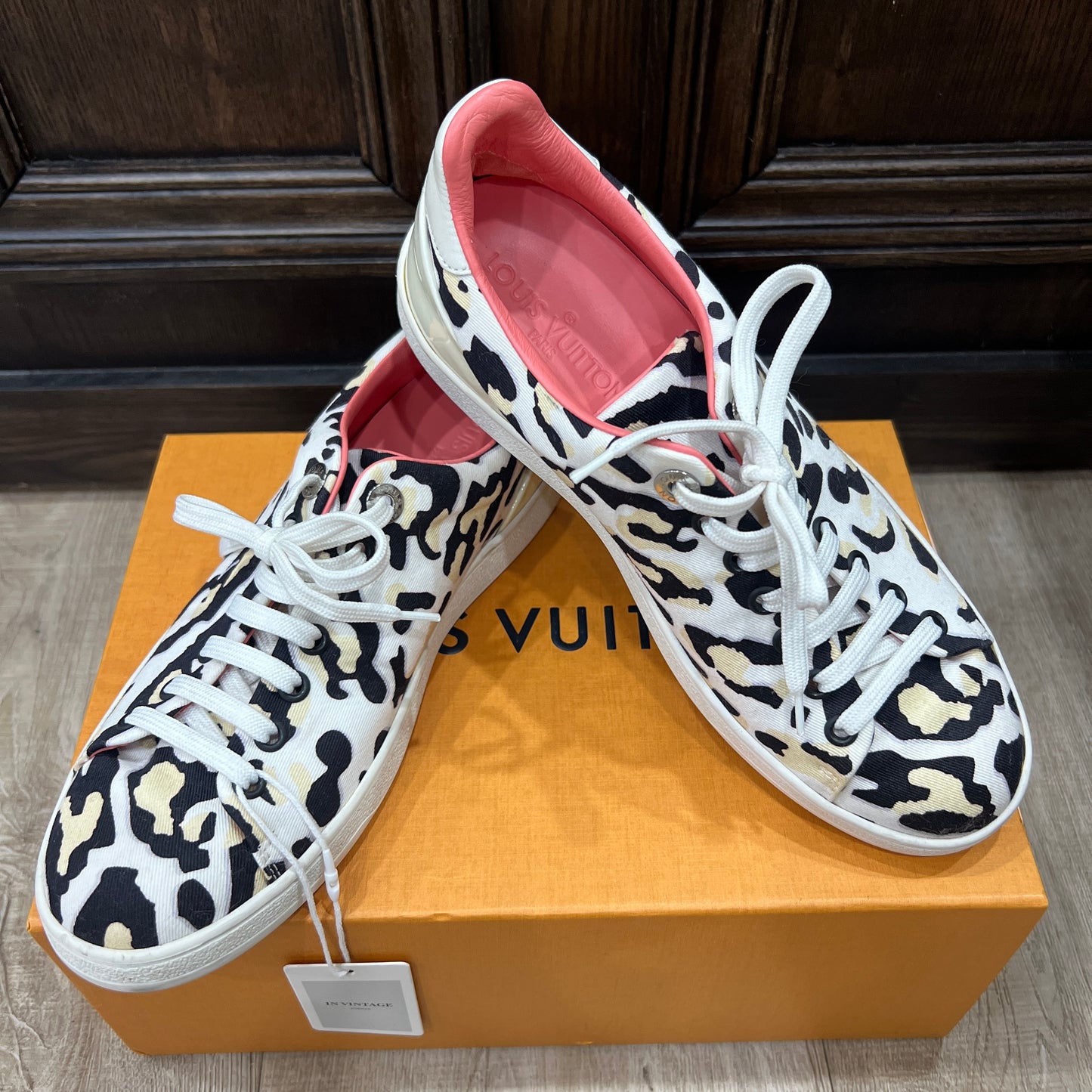 LOUIS VUITTON Low Cut Sneakers Size 37 1/2