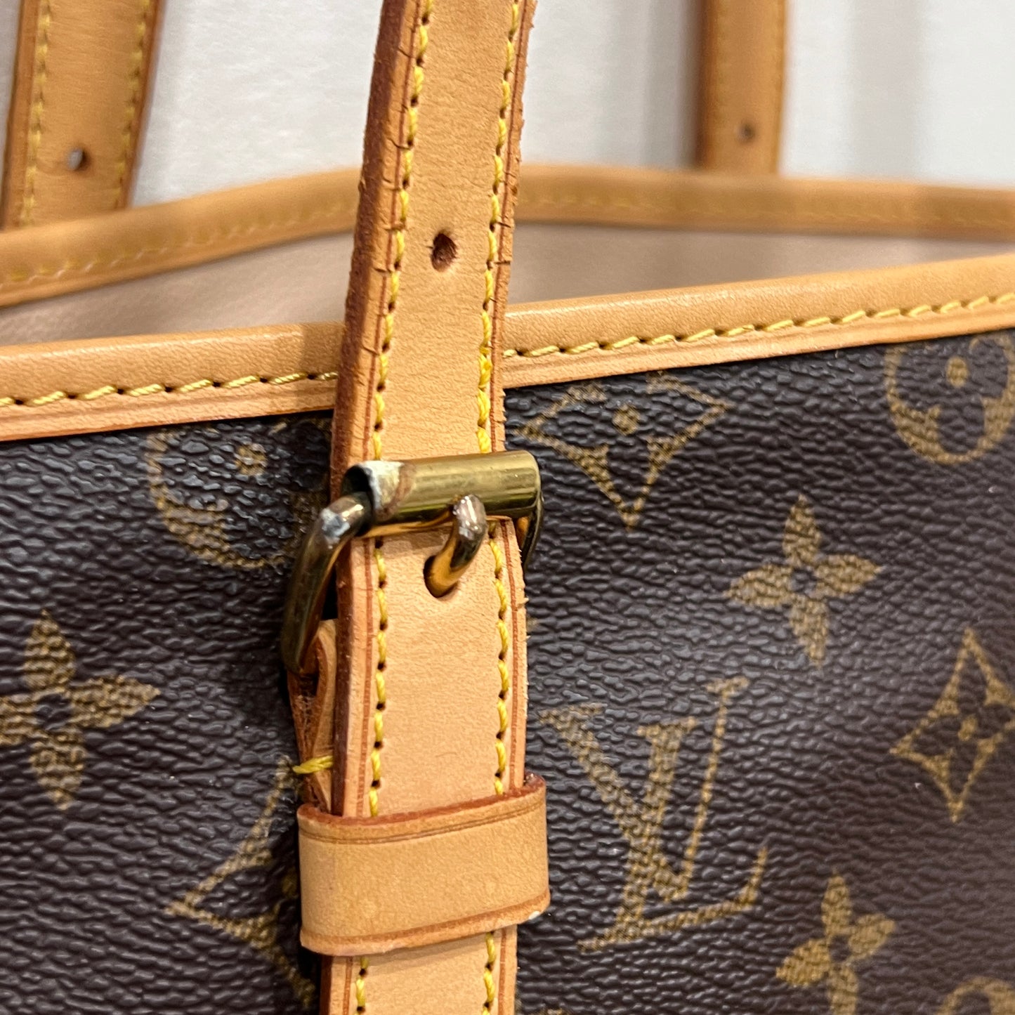 LOUIS VUITTON Bucket Bag GM