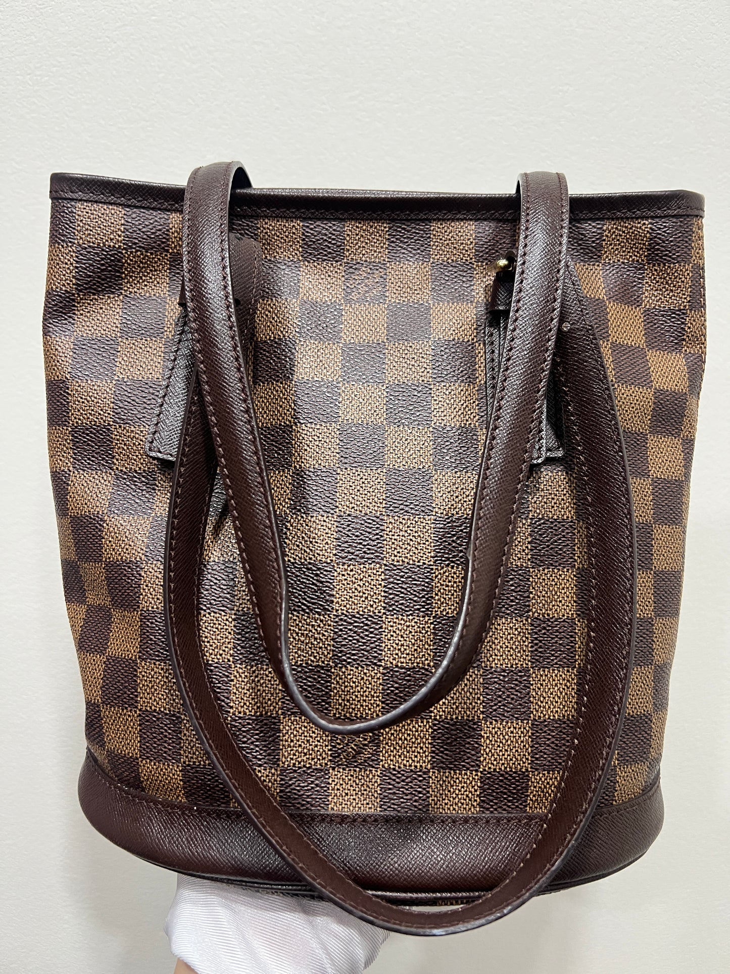 LOUIS VUITTON Damier Marais Bucket Bag