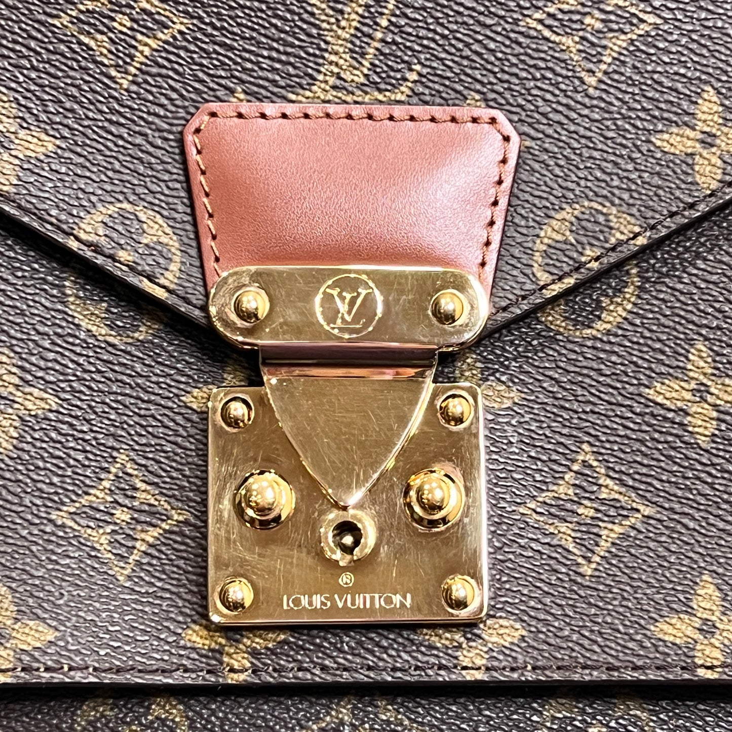 LOUIS VUITTON Monceau