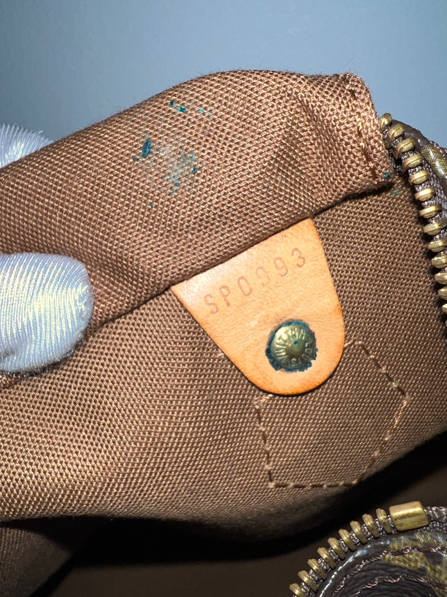 LOUIS VUITTON Speedy 30