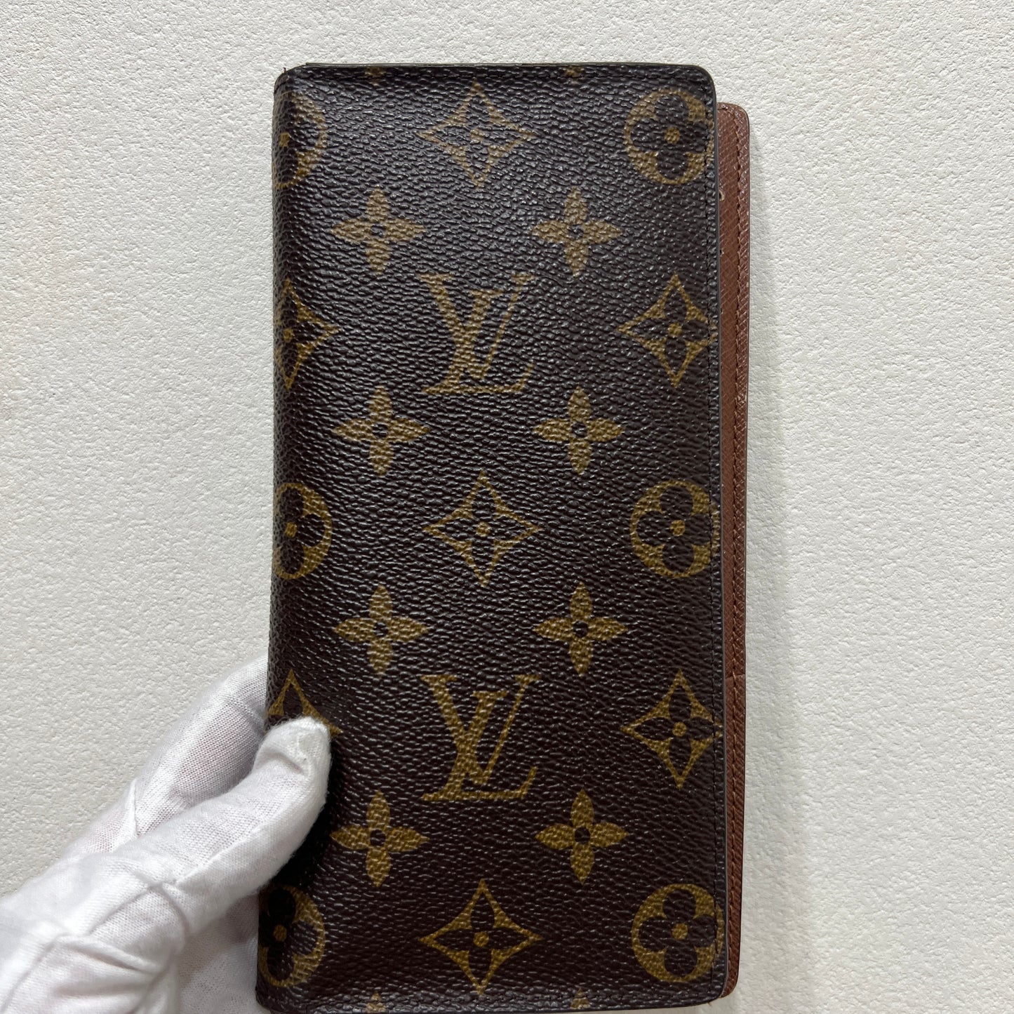 LOUIS VUITTON Long Wallet (item number 523-41)