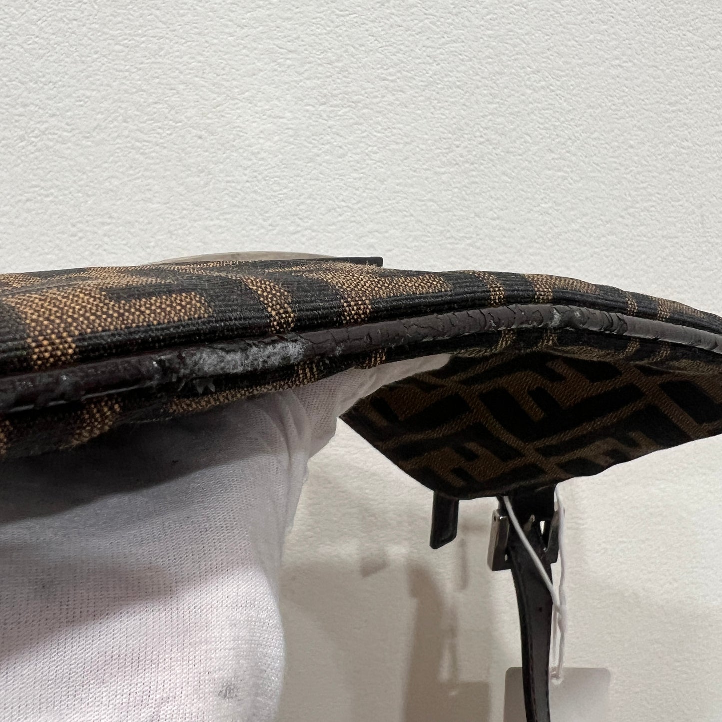 FENDI Crossbody Baguette