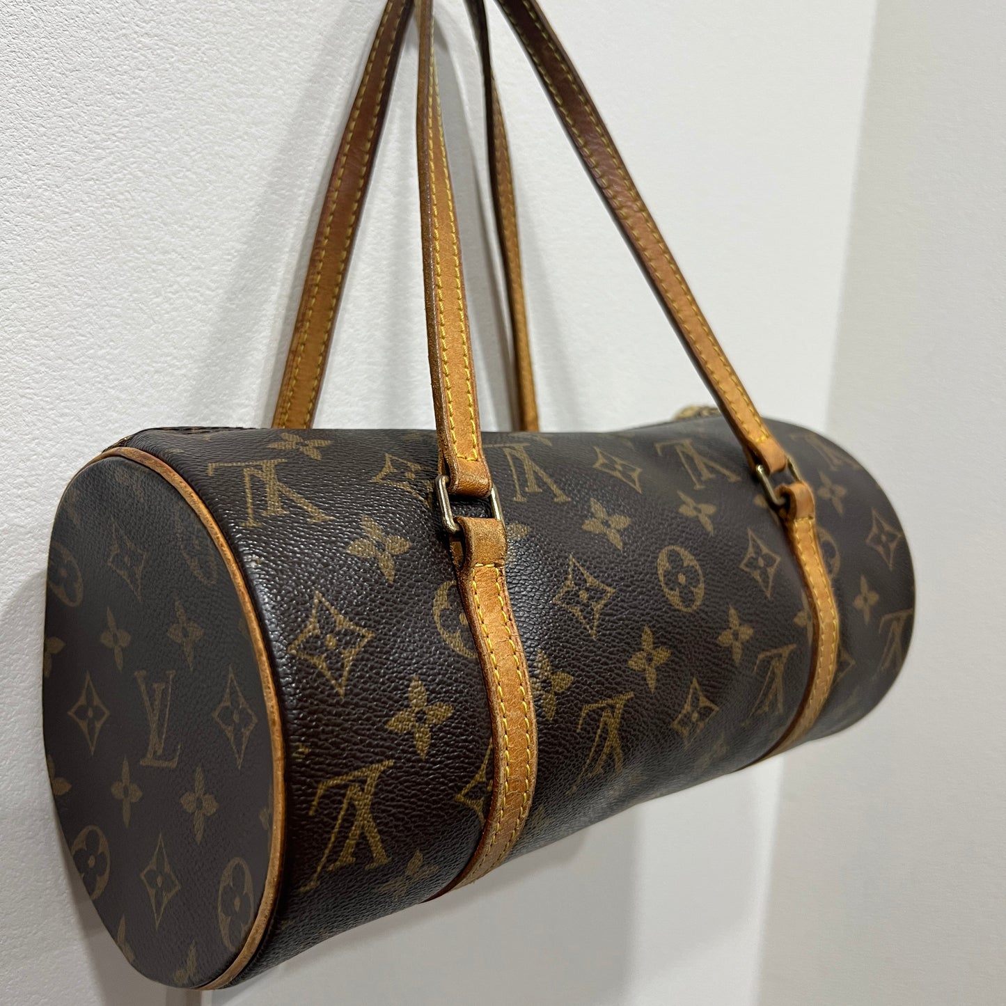 LOUIS VUITTON Papillon 27