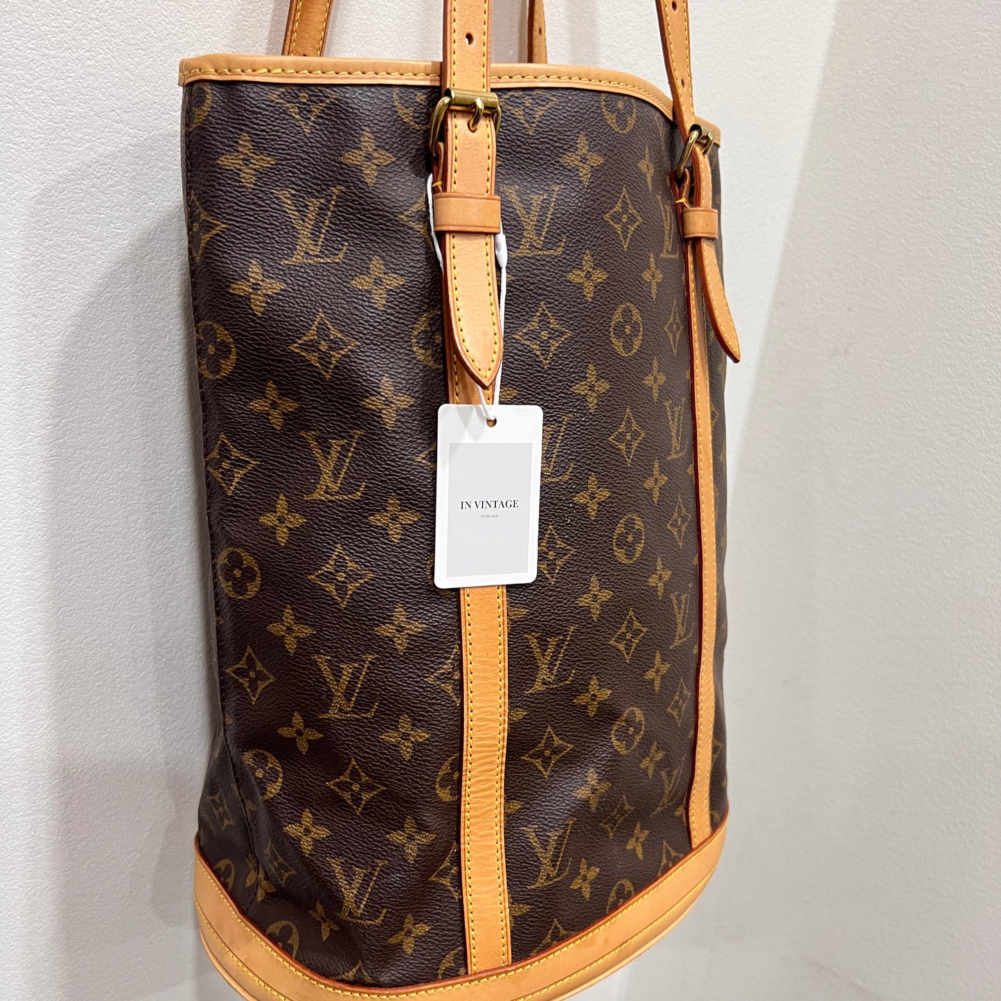 LOUIS VUITTON Bucket Bag GM