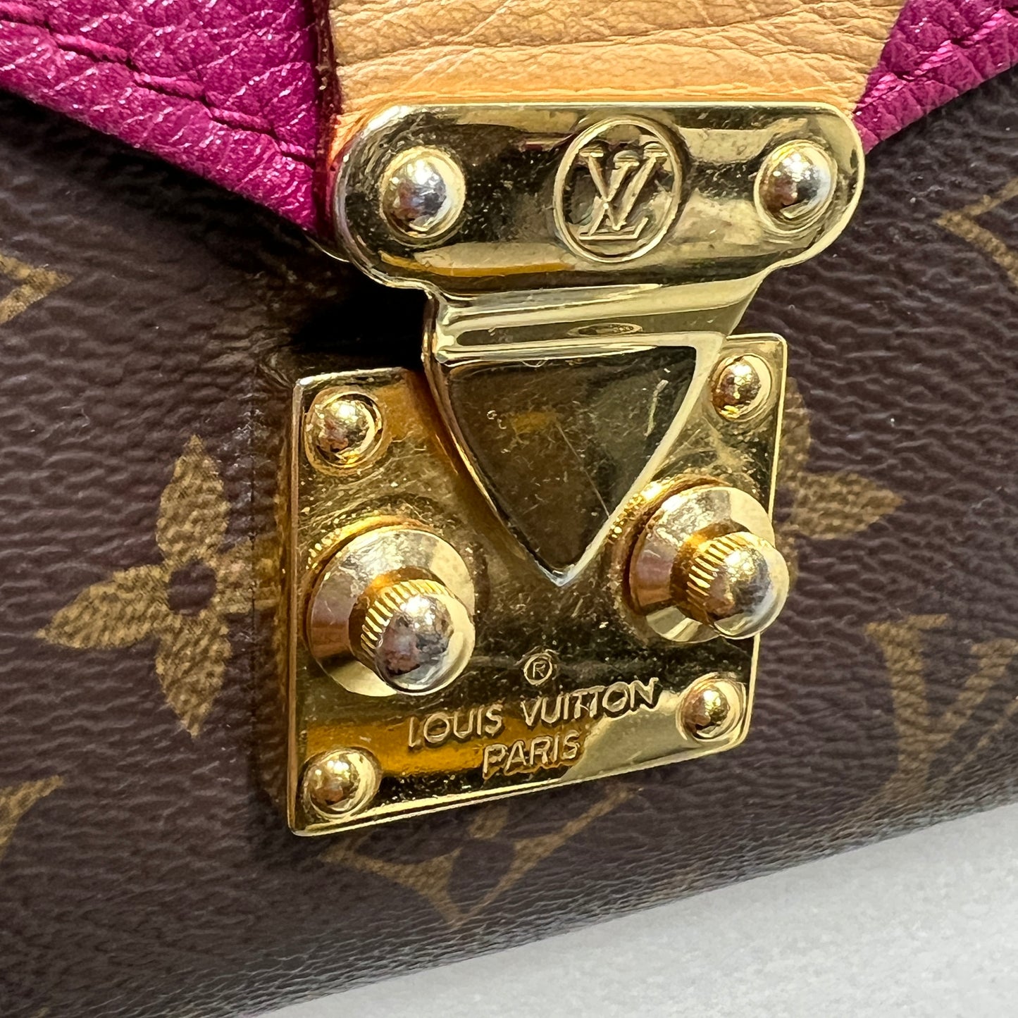 LOUIS VUITTON Pallas Chain Bag