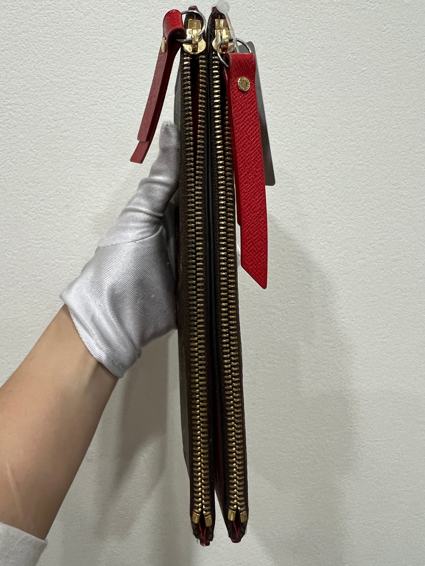 LOUIS VUITTON Portefeuille Colored Leather