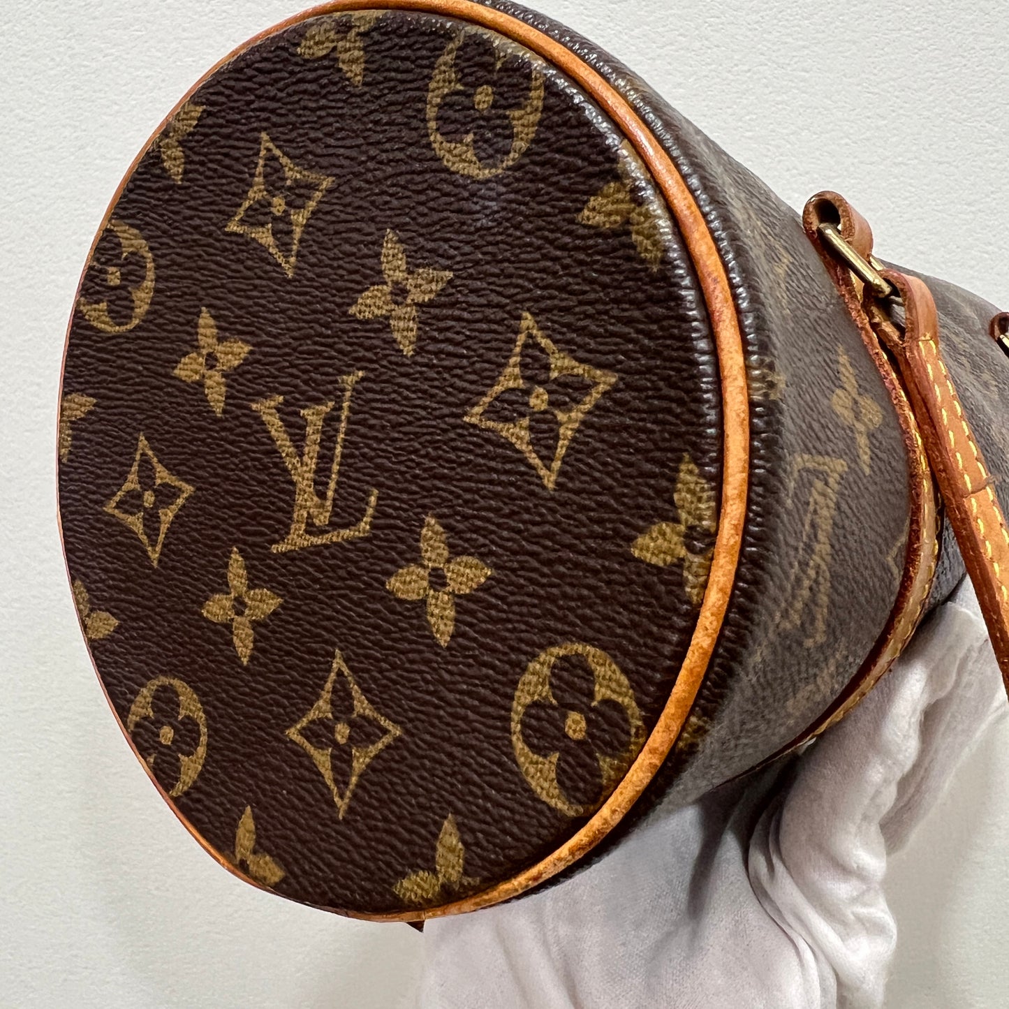 LOUIS VUITTON Papillon 28