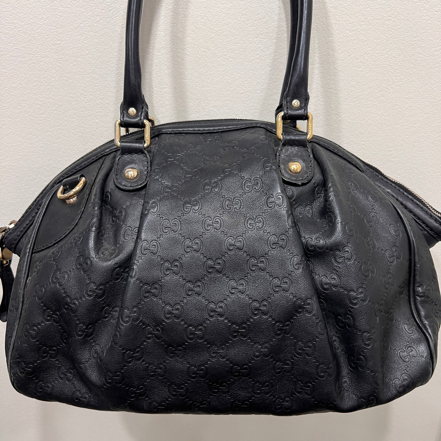 GUCCI Sukey Handbag in Timeless Black Guccissima (GG embossed) Leather