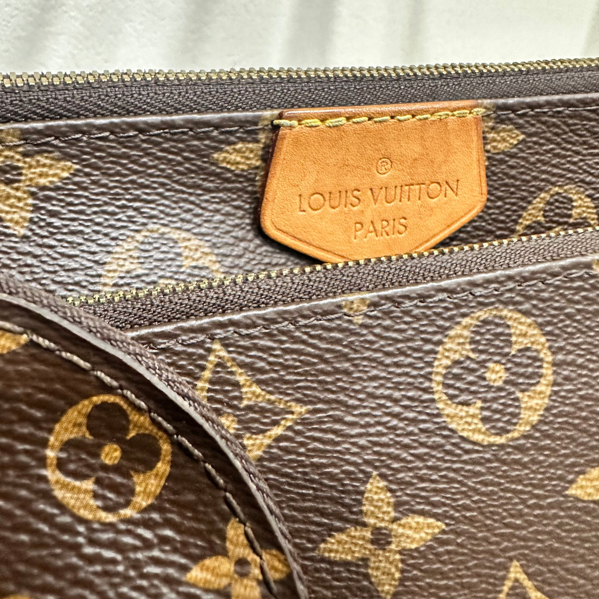 LOUIS VUITTON