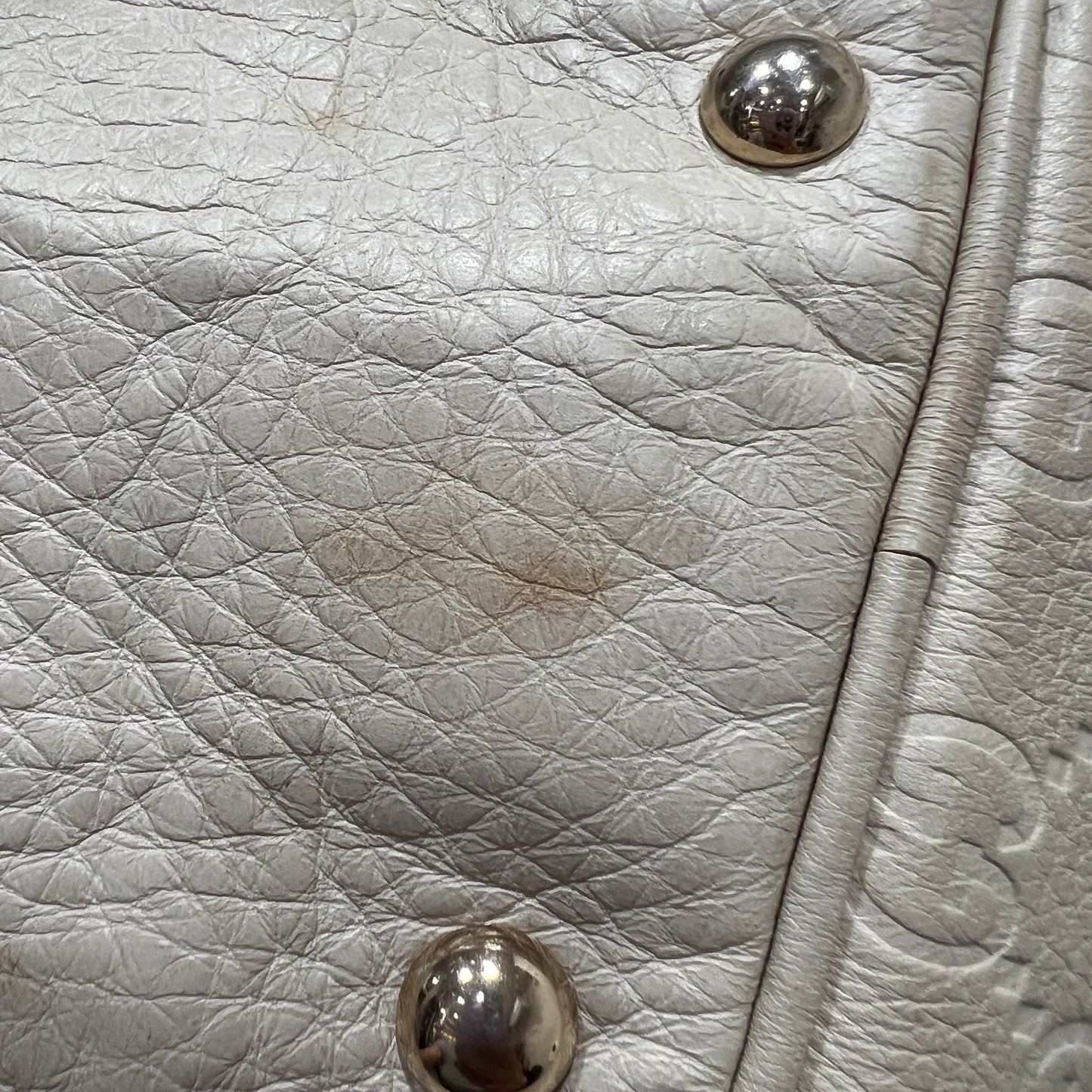 GUCCI Cream Leather Guccissima Signoria Medium Dome