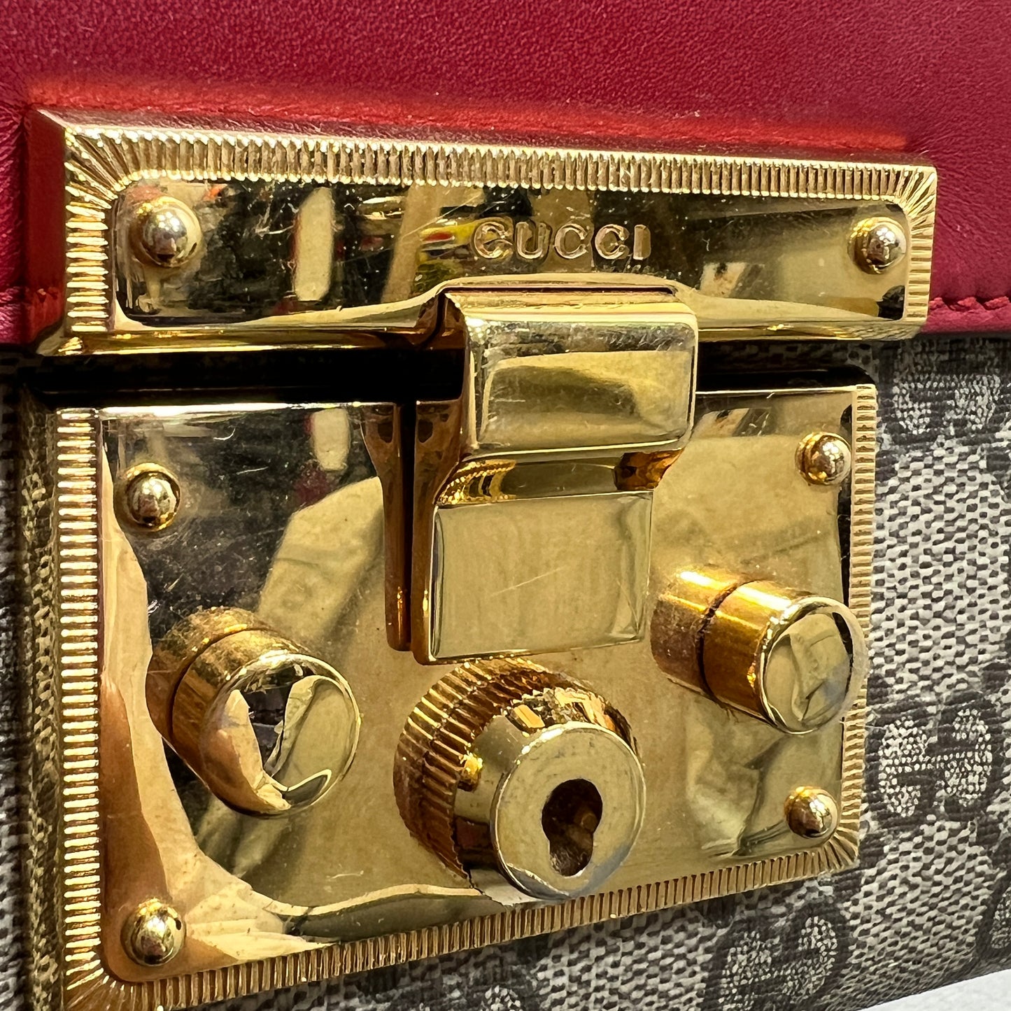 GUCCI Small GG Supreme
