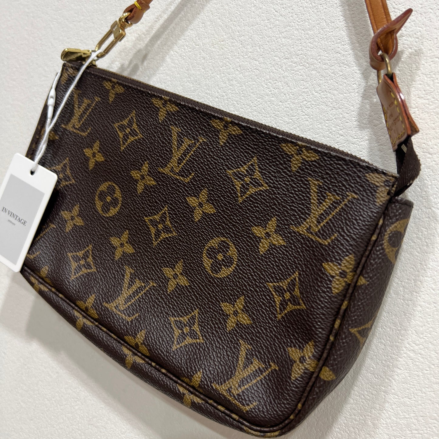 LOUIS VUITTON Accessory Pochette