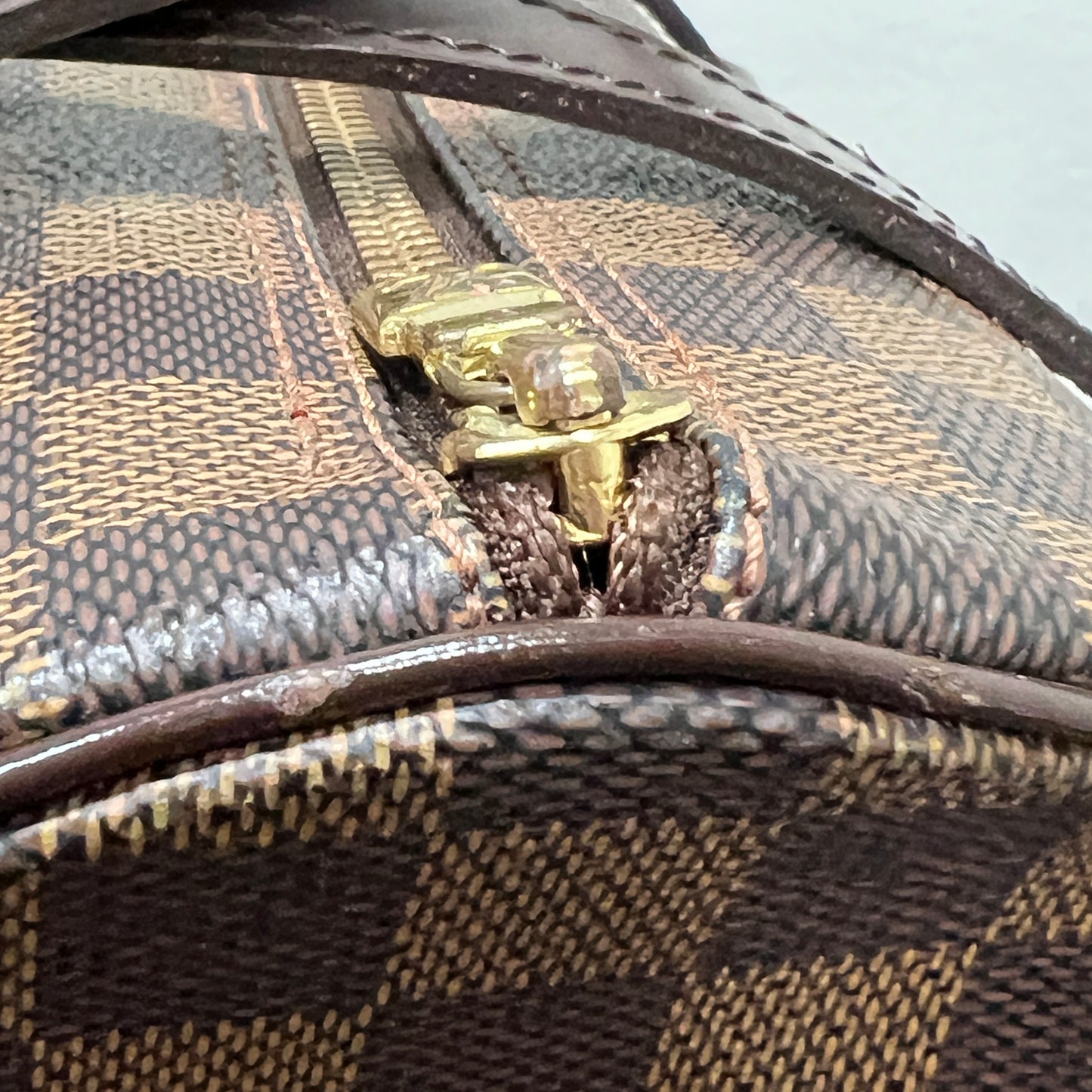 LOUIS VUITTON Papillon Damier 27cm