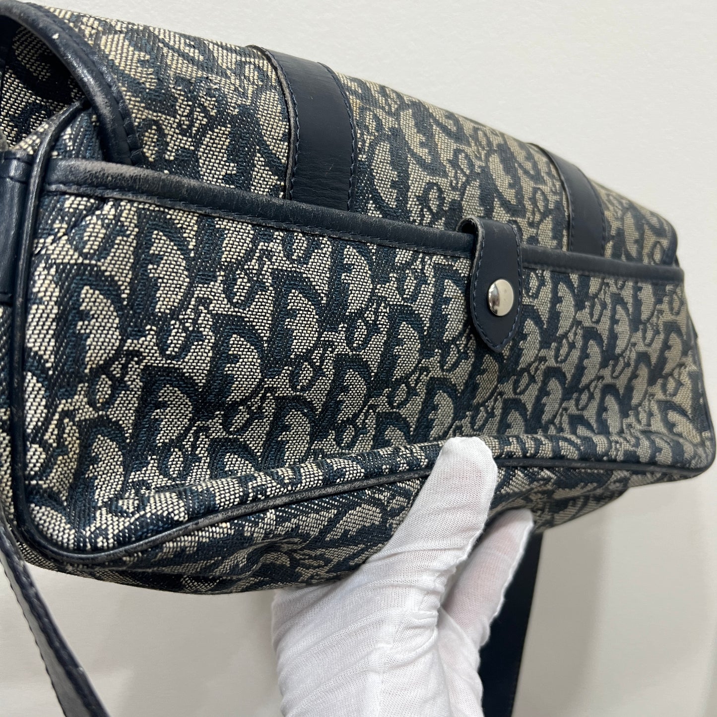 CHRISTIAN DIOR