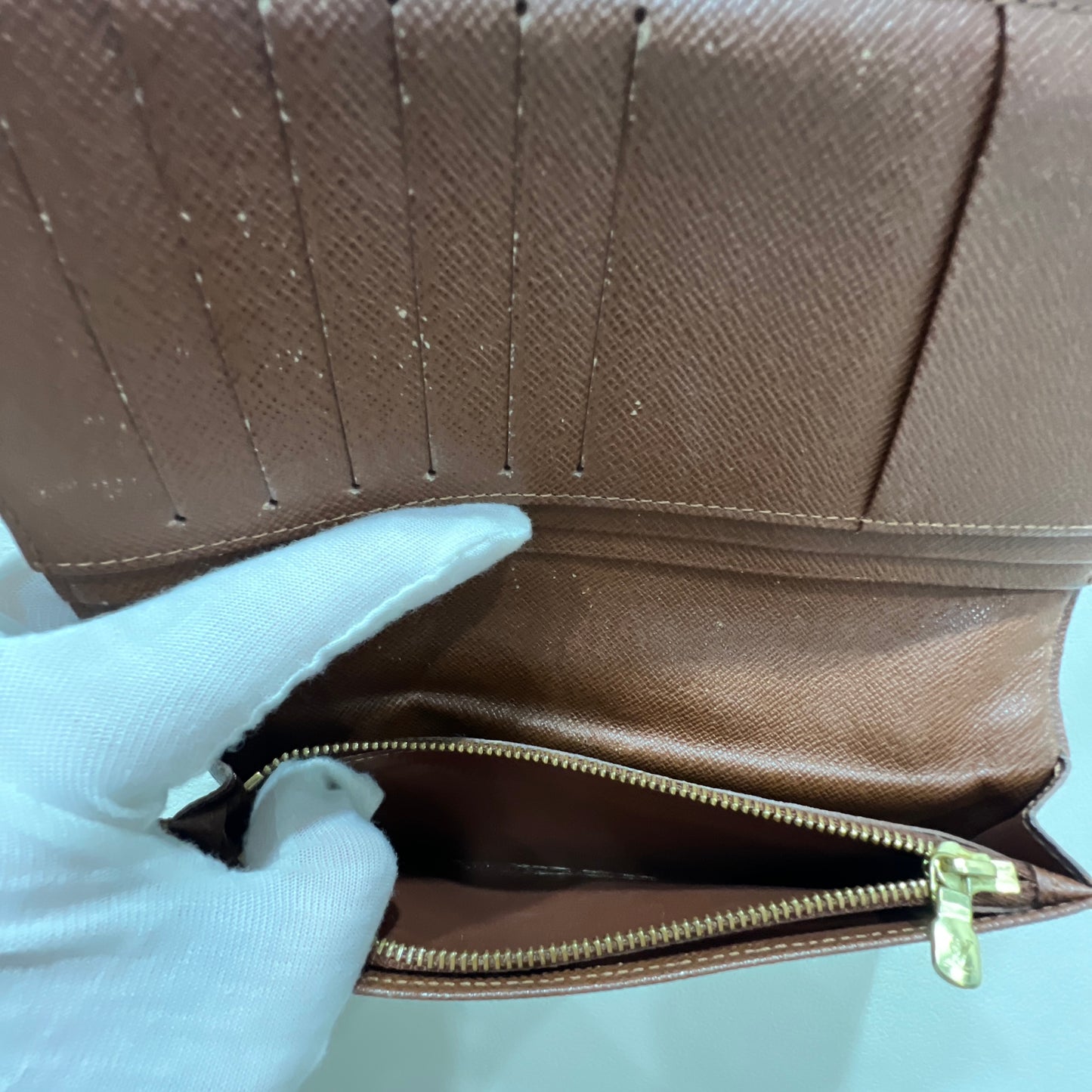 LOUIS VUITTON Long Wallet (item number 523-41)