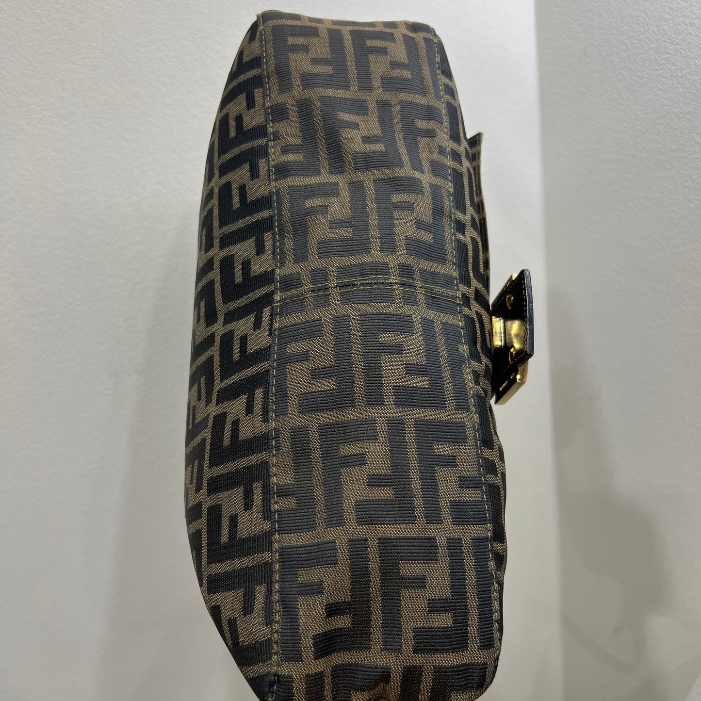 FENDI Mamma One Shoulder Baguette Gold