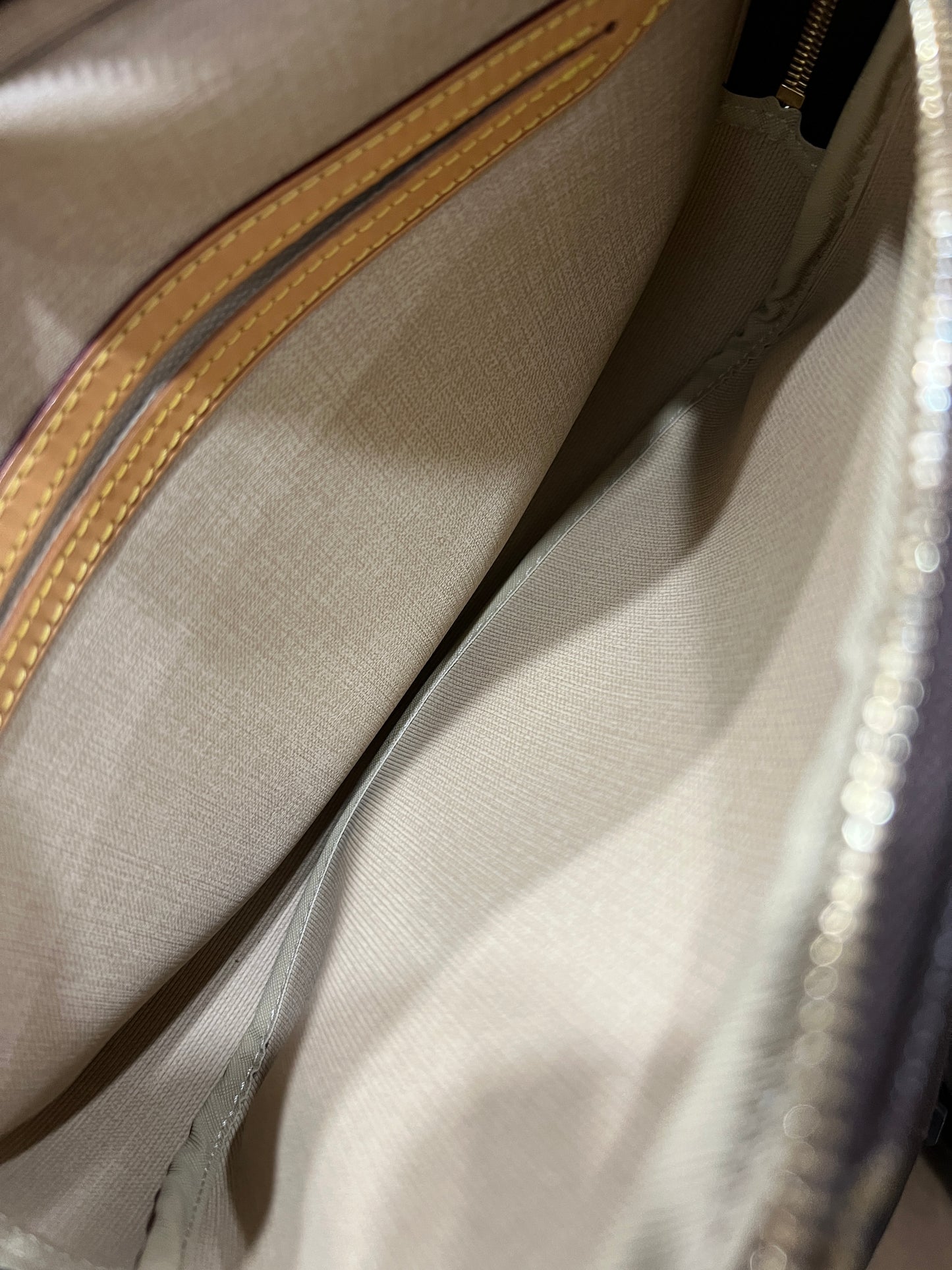 LOUIS VUITTON Reporter PM