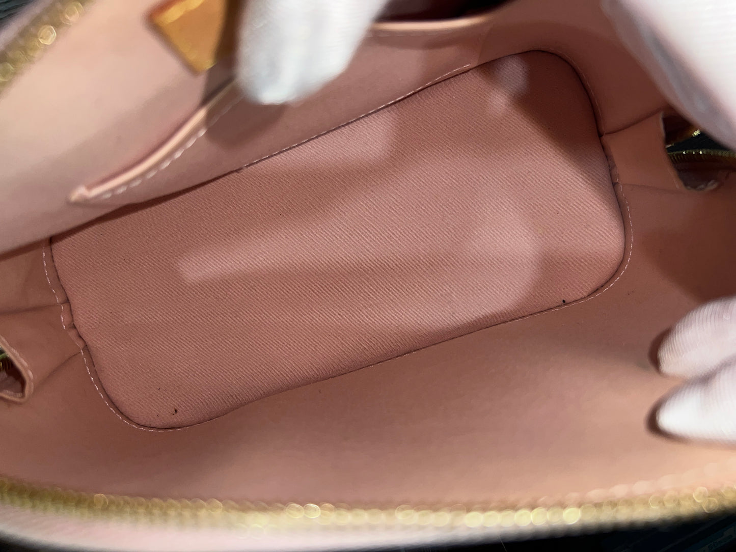 LOUIS VUITTON Alma BB (Vernis) Light Pink/Beige Leather