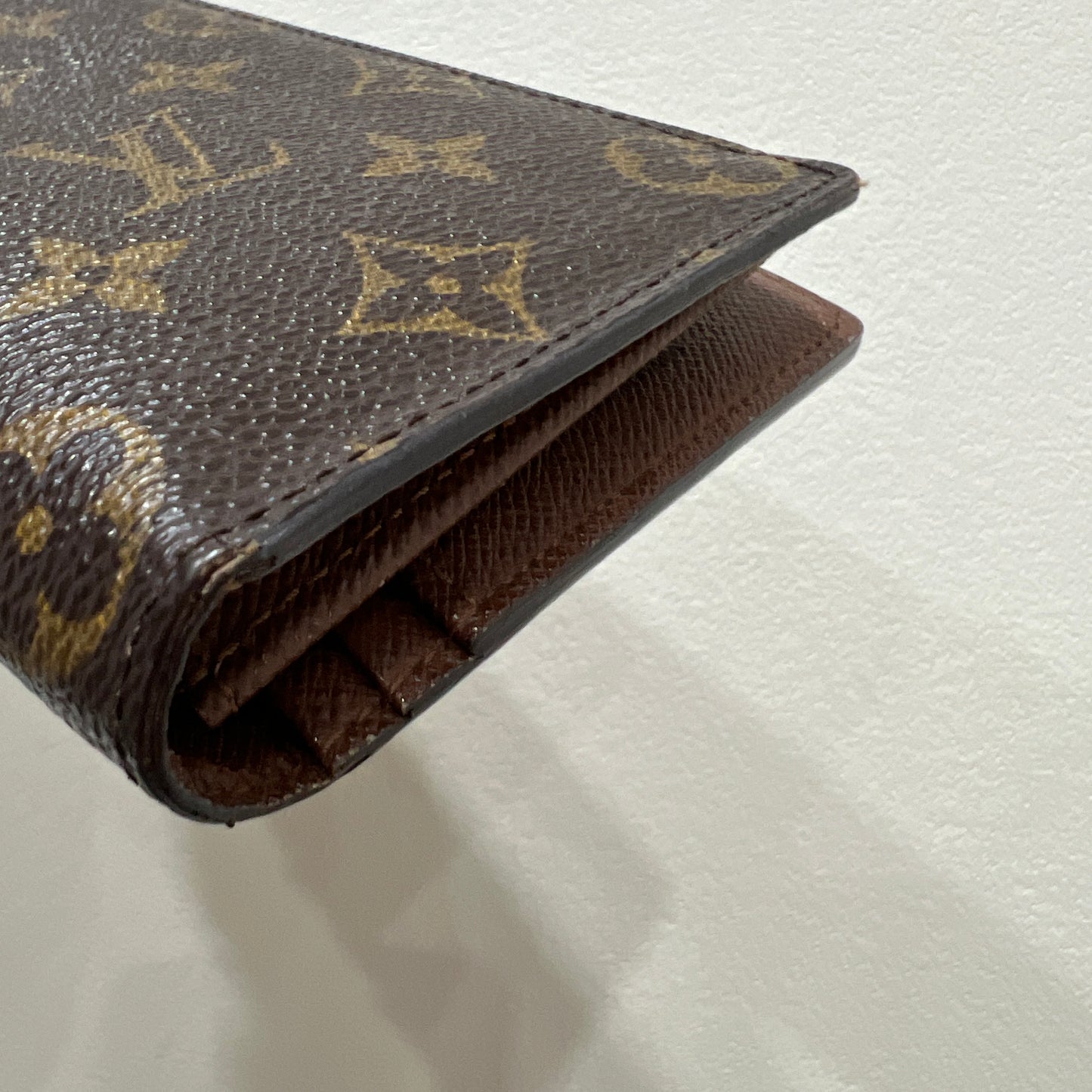 LOUIS VUITTON Long Wallet (item number 523-41)