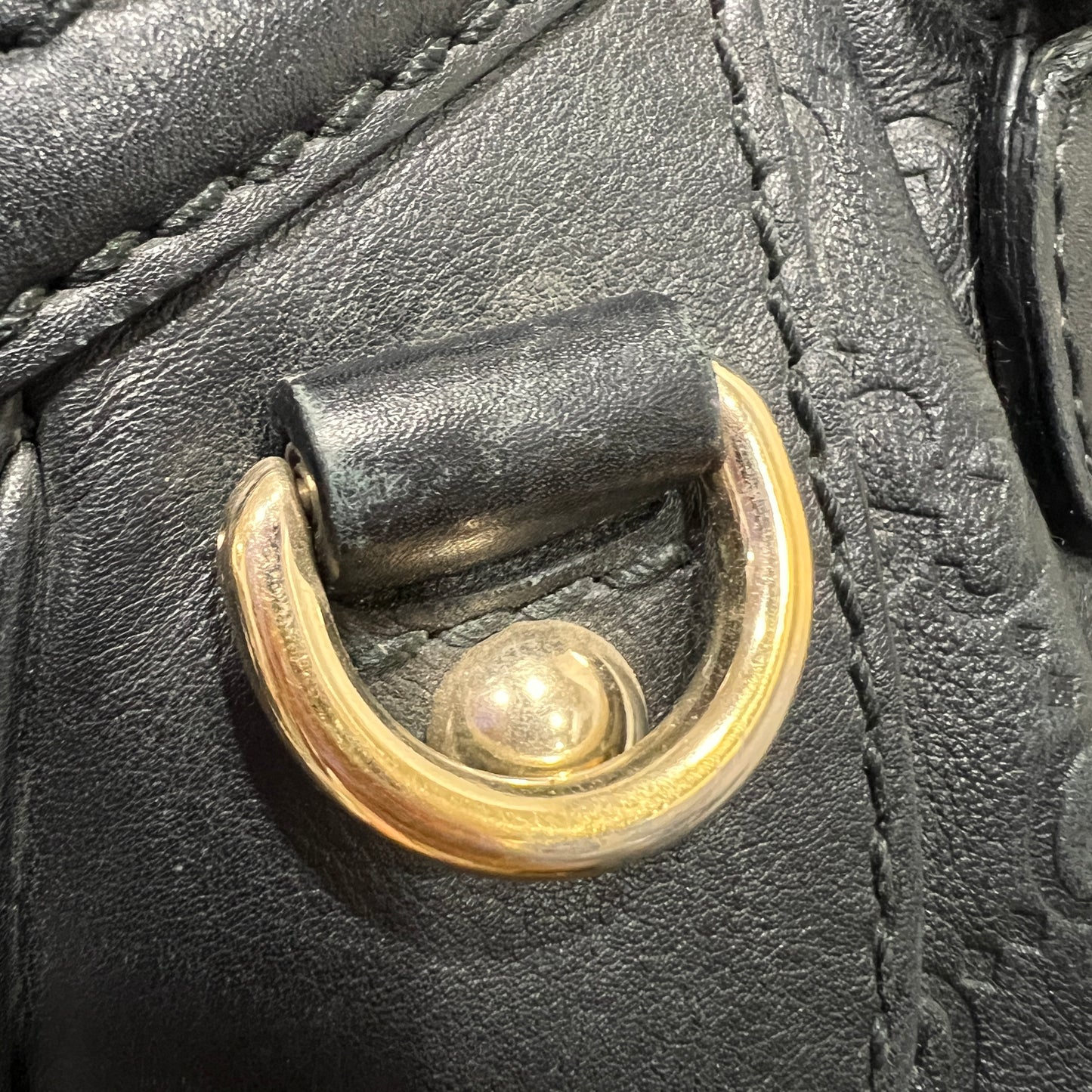 GUCCI Sukey Handbag in Timeless Black Guccissima (GG embossed) Leather