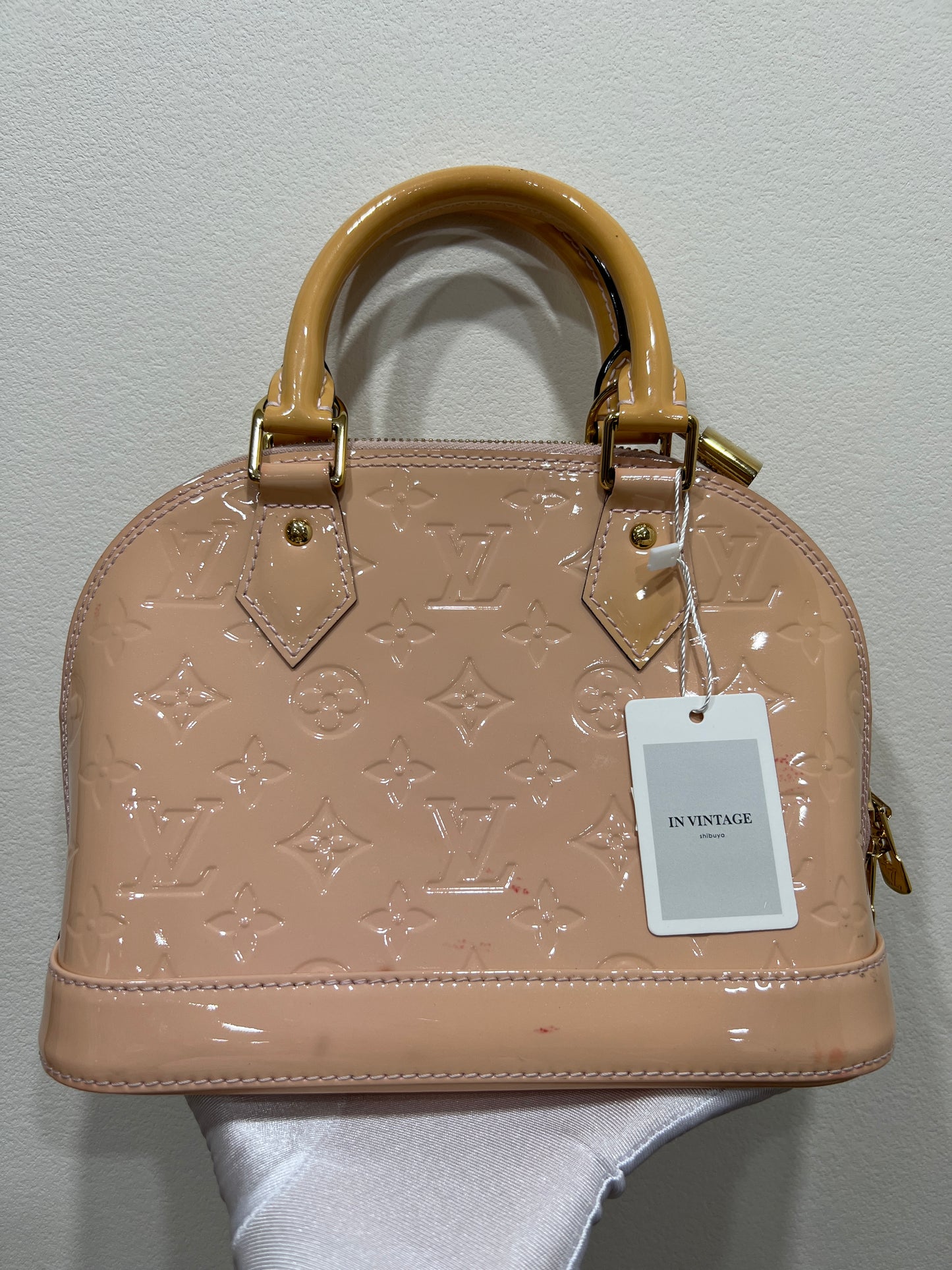 LOUIS VUITTON Alma BB (Vernis) Light Pink/Beige Leather