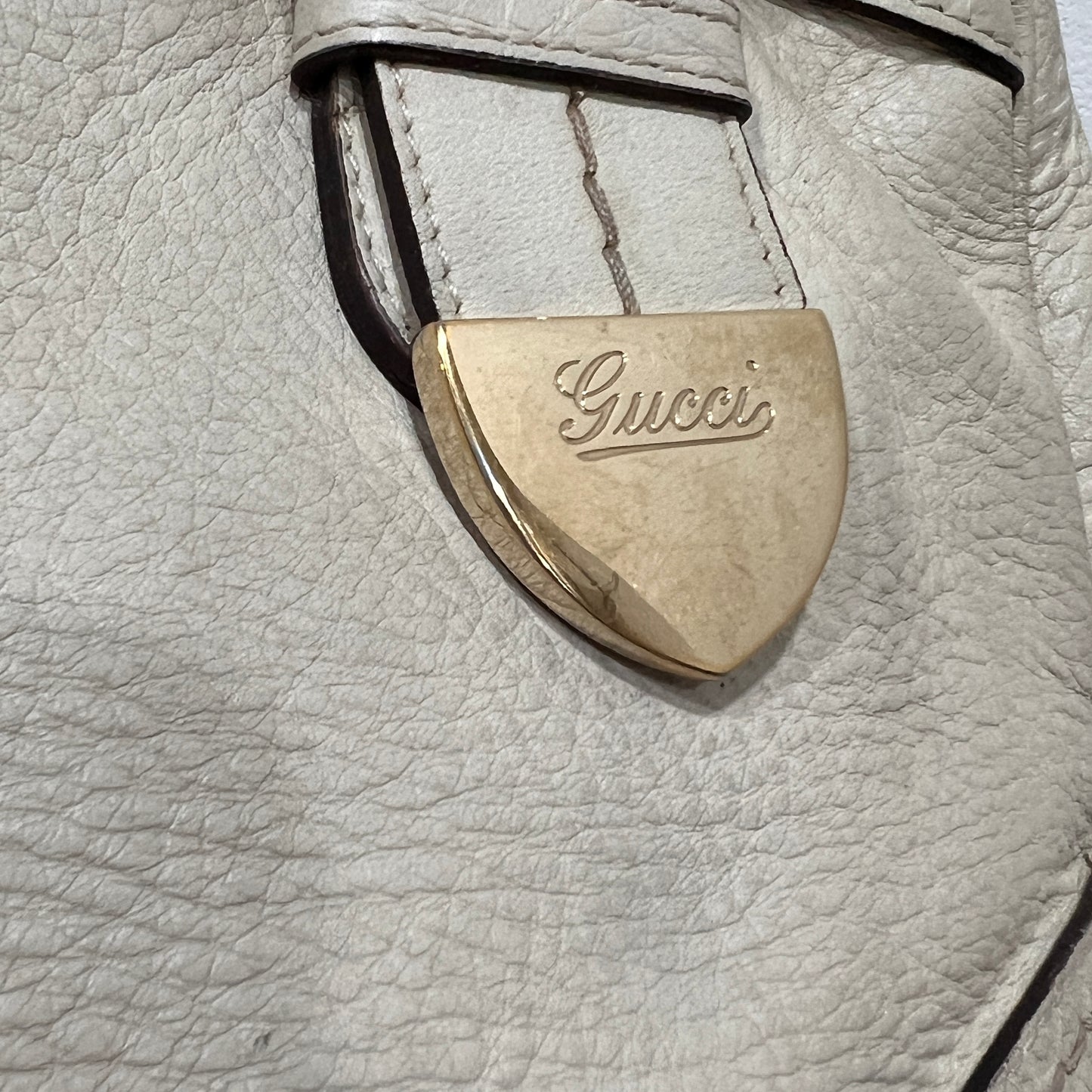 GUCCI Cream Leather Guccissima Signoria Medium Dome