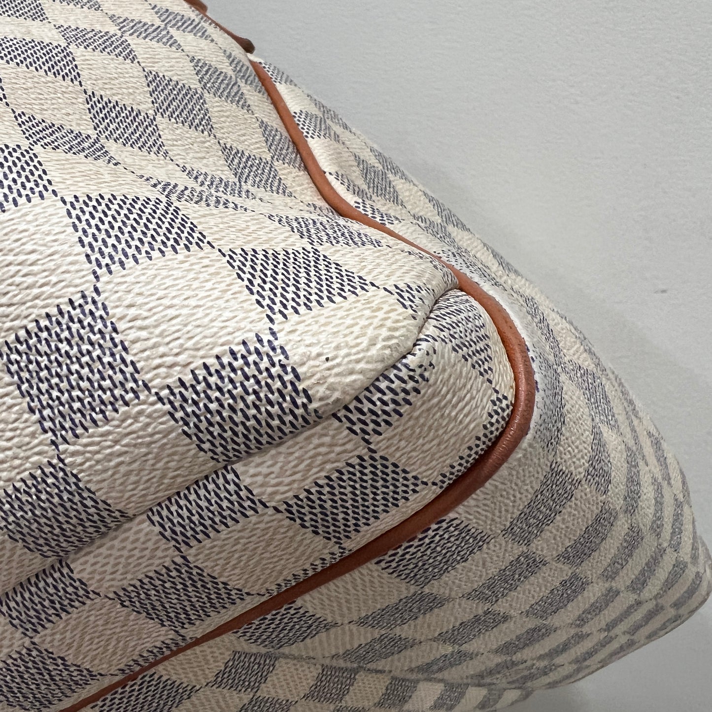 LOUIS VUITTON Totally MM Tote Bag