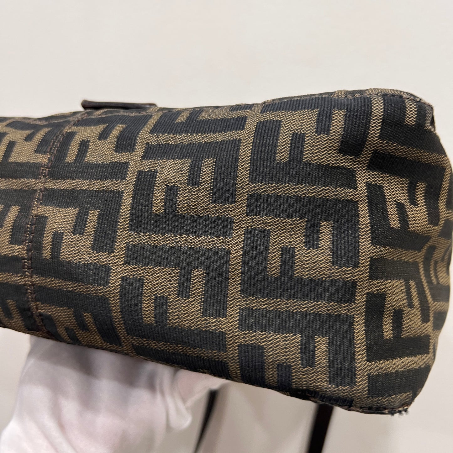 FENDI Mamma Baguette in Long Strap