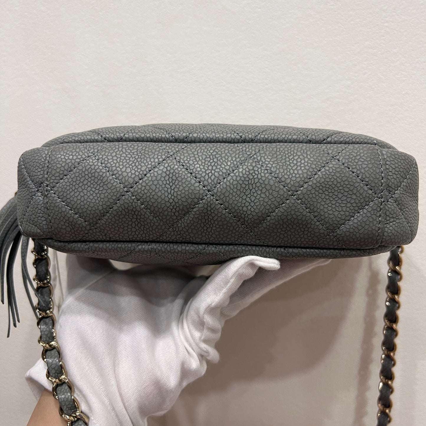 CHANEL CAVIAR Gray Shoulder Bag