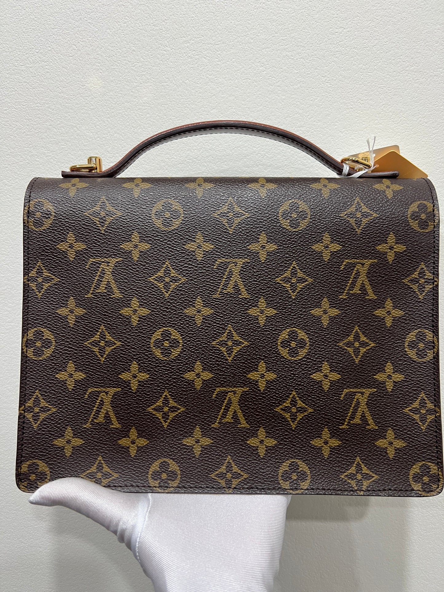 LOUIS VUITTON Monceau 26