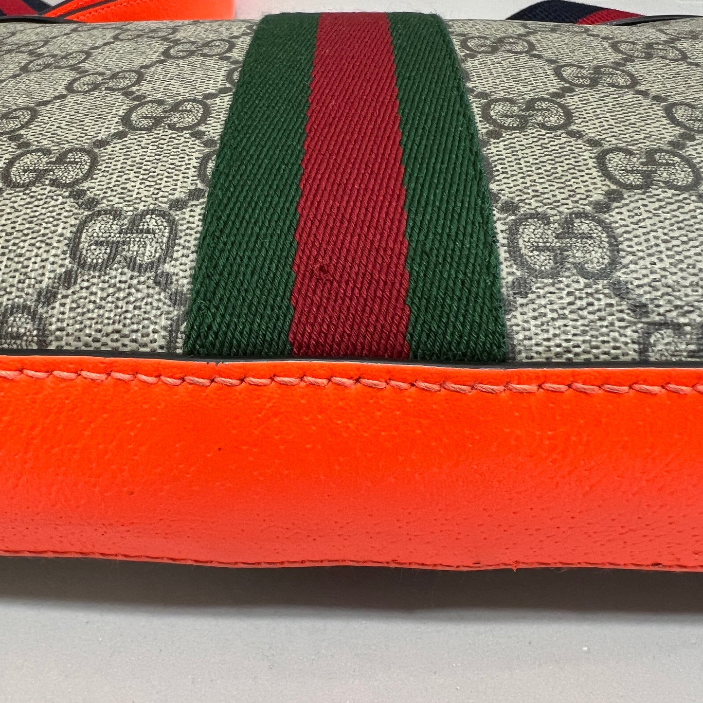 GUCCI GG Supreme Monogram Textured Dollar Calfskin Web Ophidia Wristlet Shoulder Bag Beige Ebony Orange