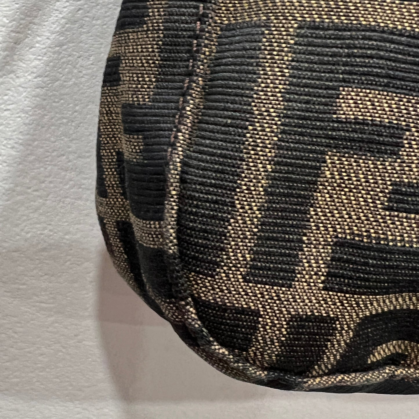 FENDI Baguette Gold