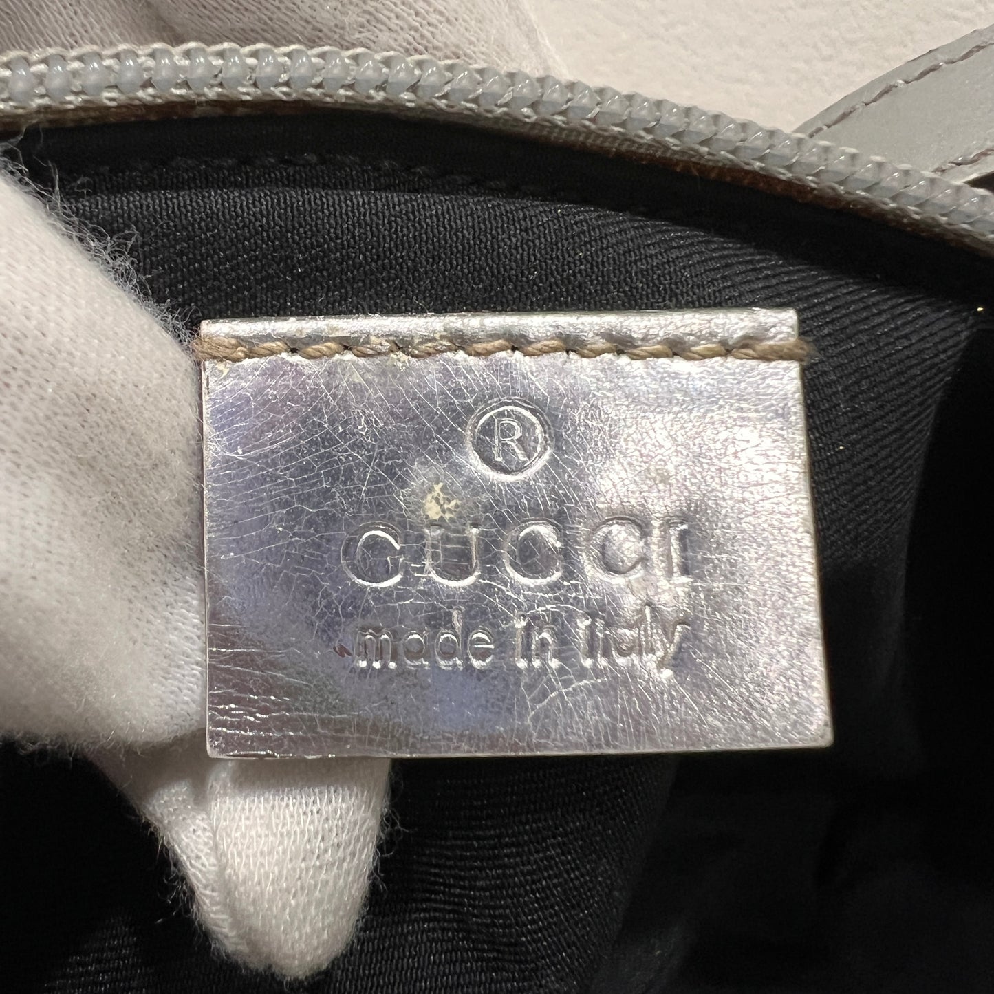 GUCCI Silver/Gray Shoulder Bag