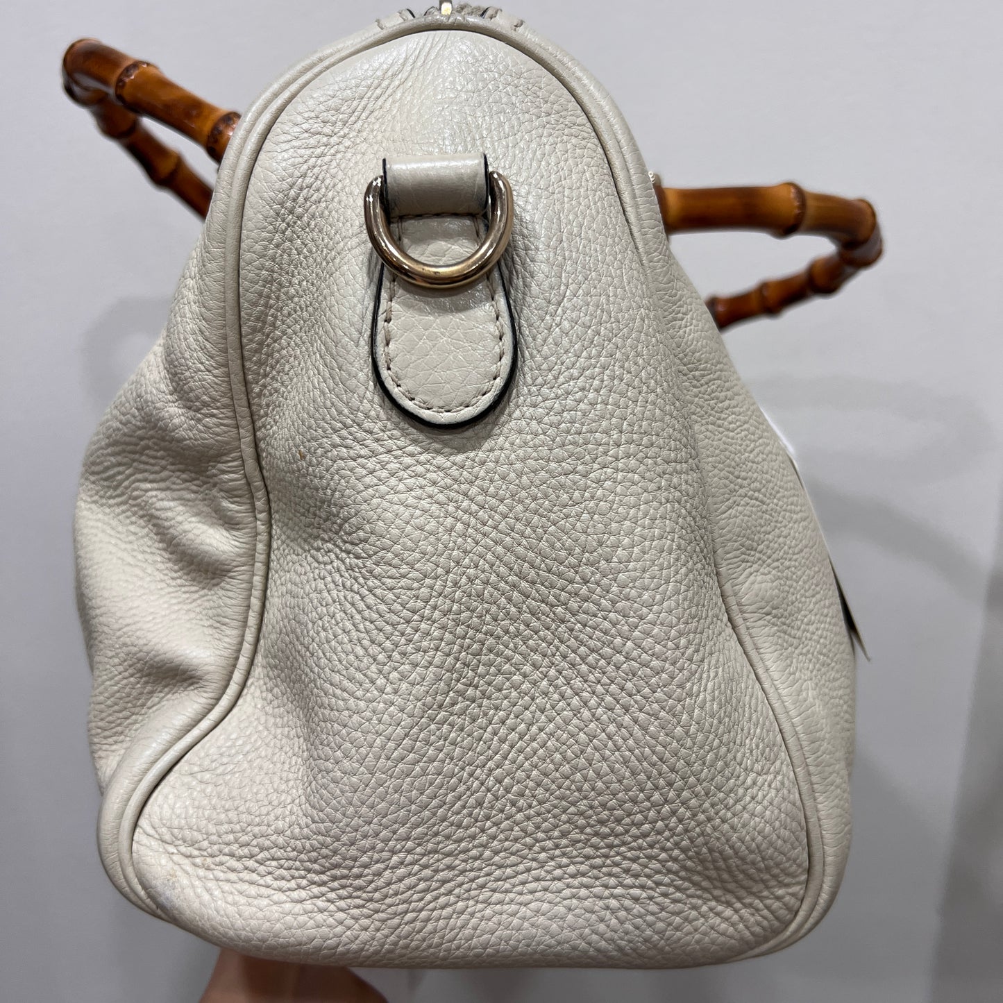 GUCCI Gucci Bamboo White Leather Handbag Shoulder Bag (strap not included)