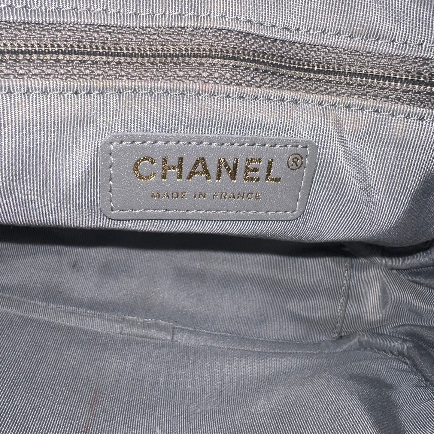 CHANEL CAVIAR Gray Shoulder Bag