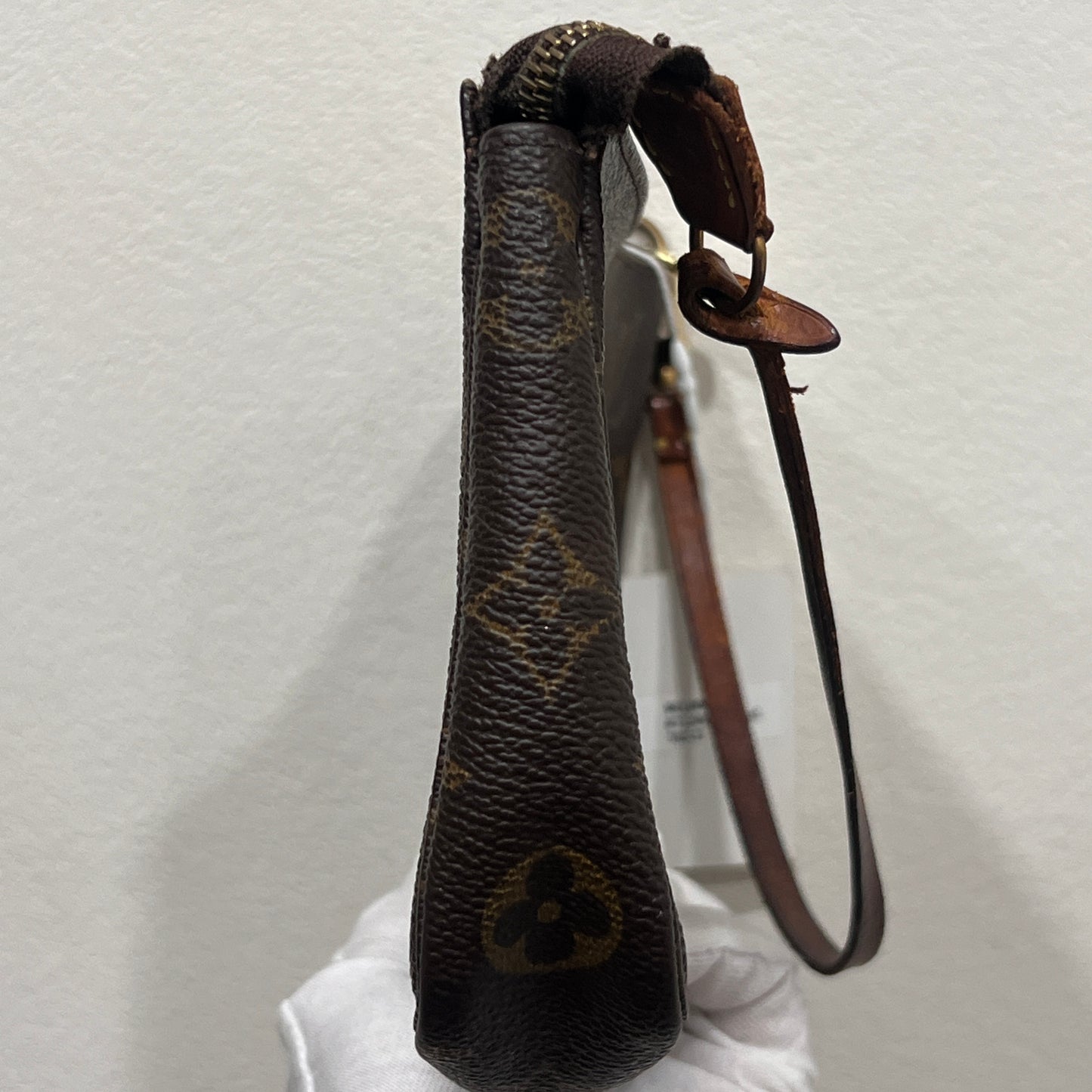 LOUIS VUITTON Accessory Pochette