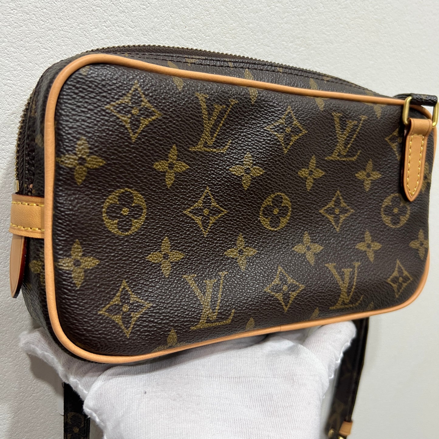 LOUIS VUITTON Marly Bandouliere